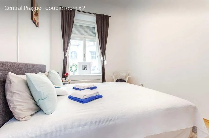 Bedroom, Bed in Kent Ridge Loft