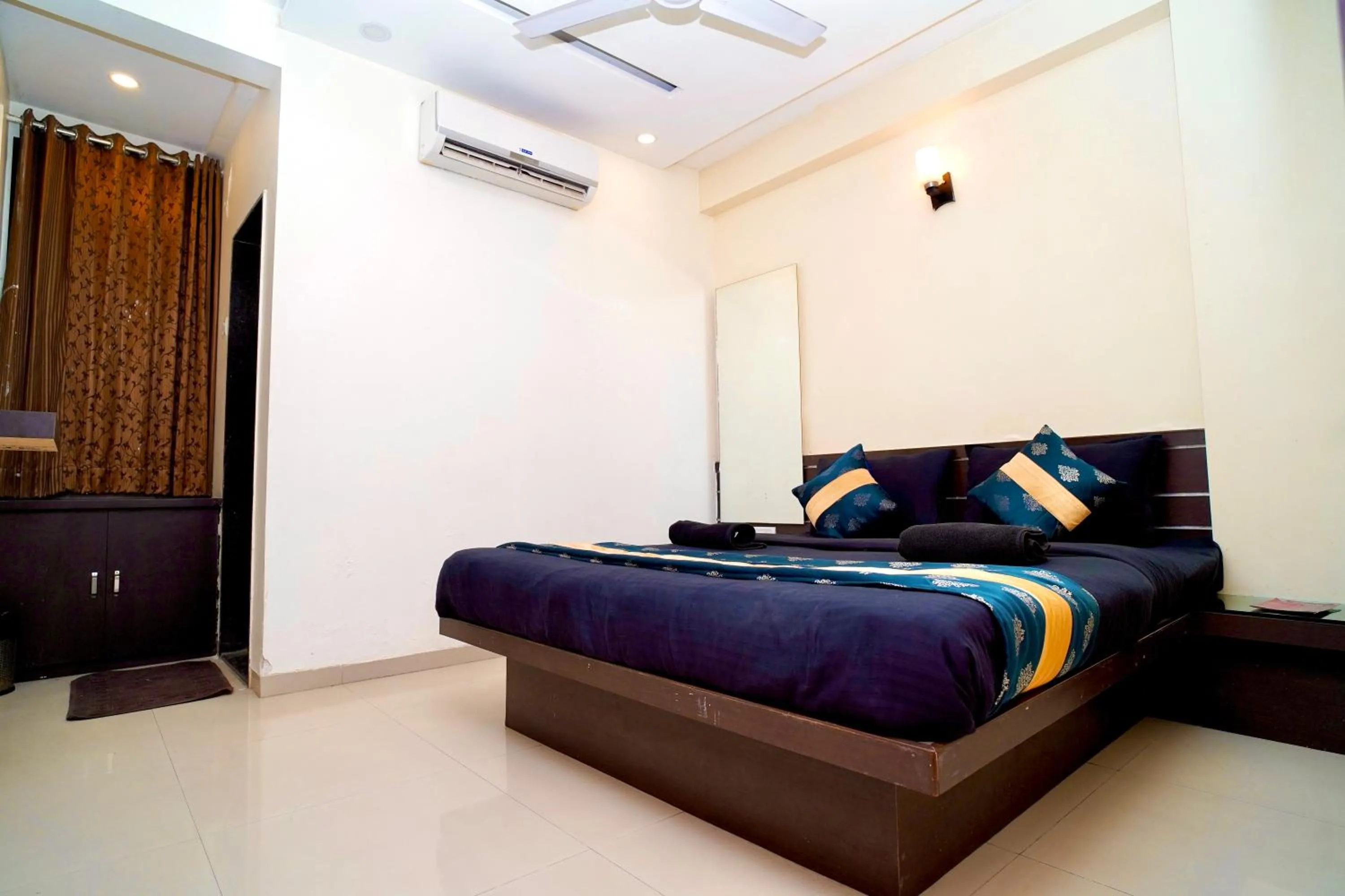 Bed in Hotel Shri Govind