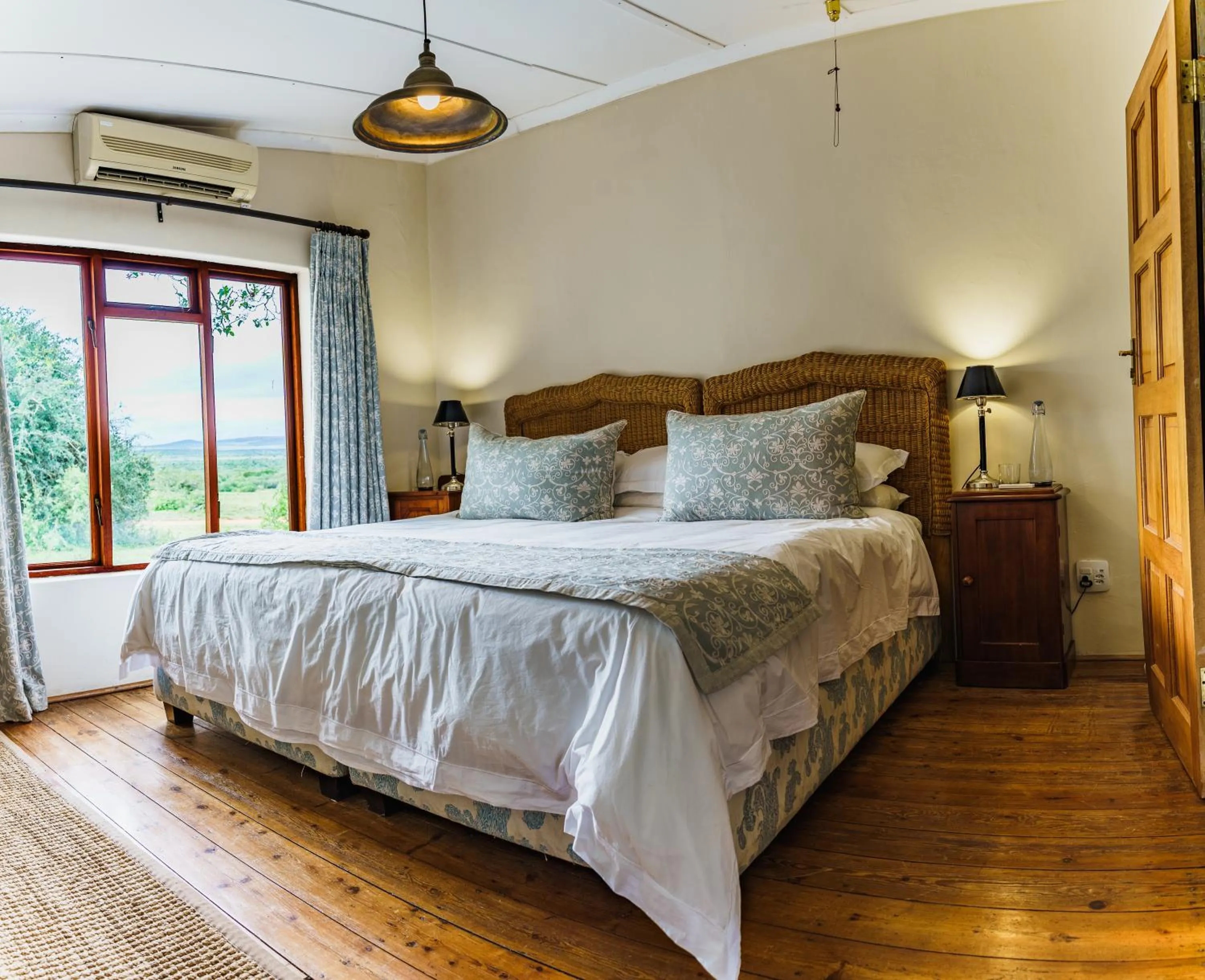 View (from property/room), Bed in RiverBend Lodge