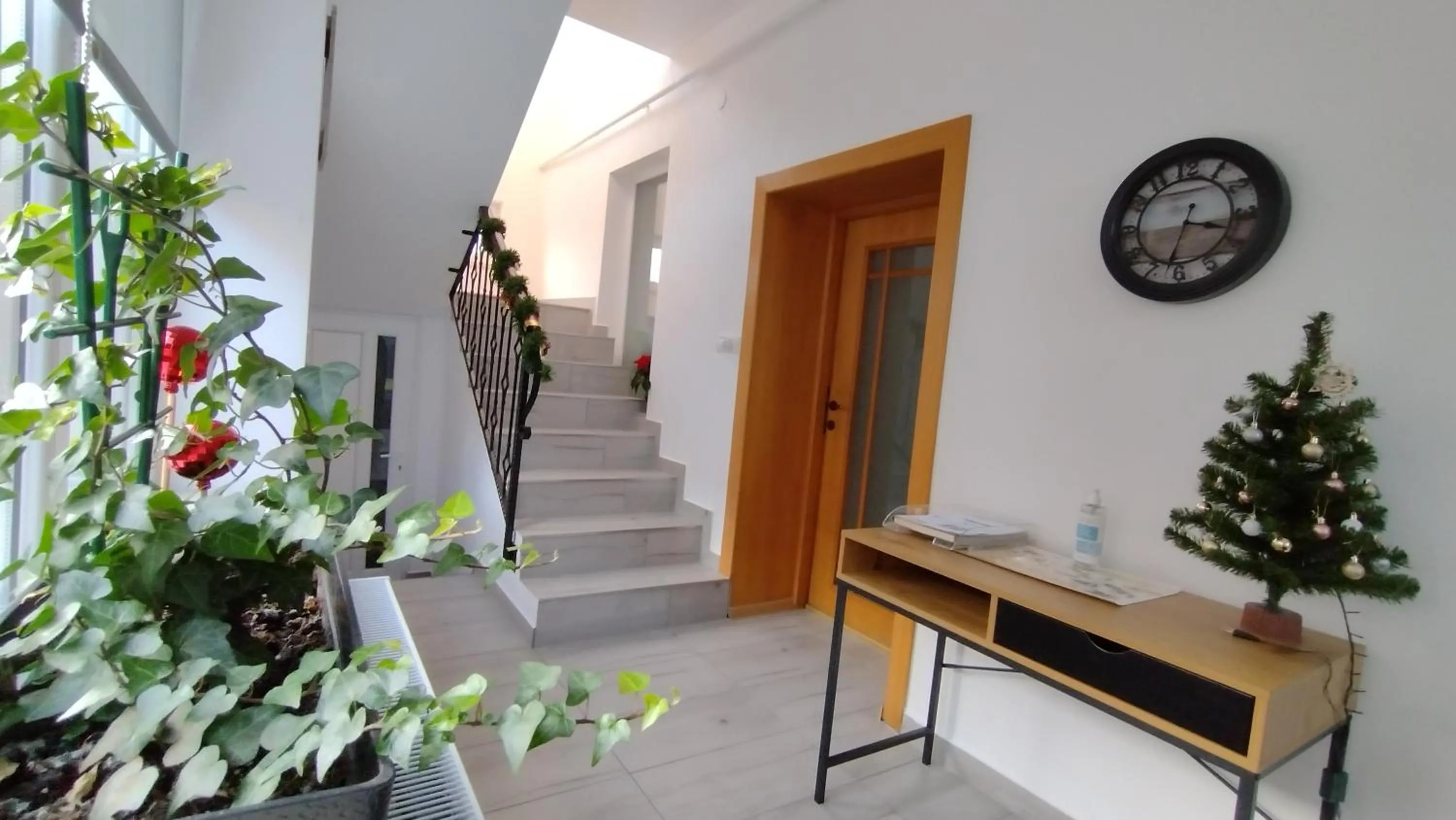 Lobby or reception in FRIENDS House - Central Station - Self Check-in