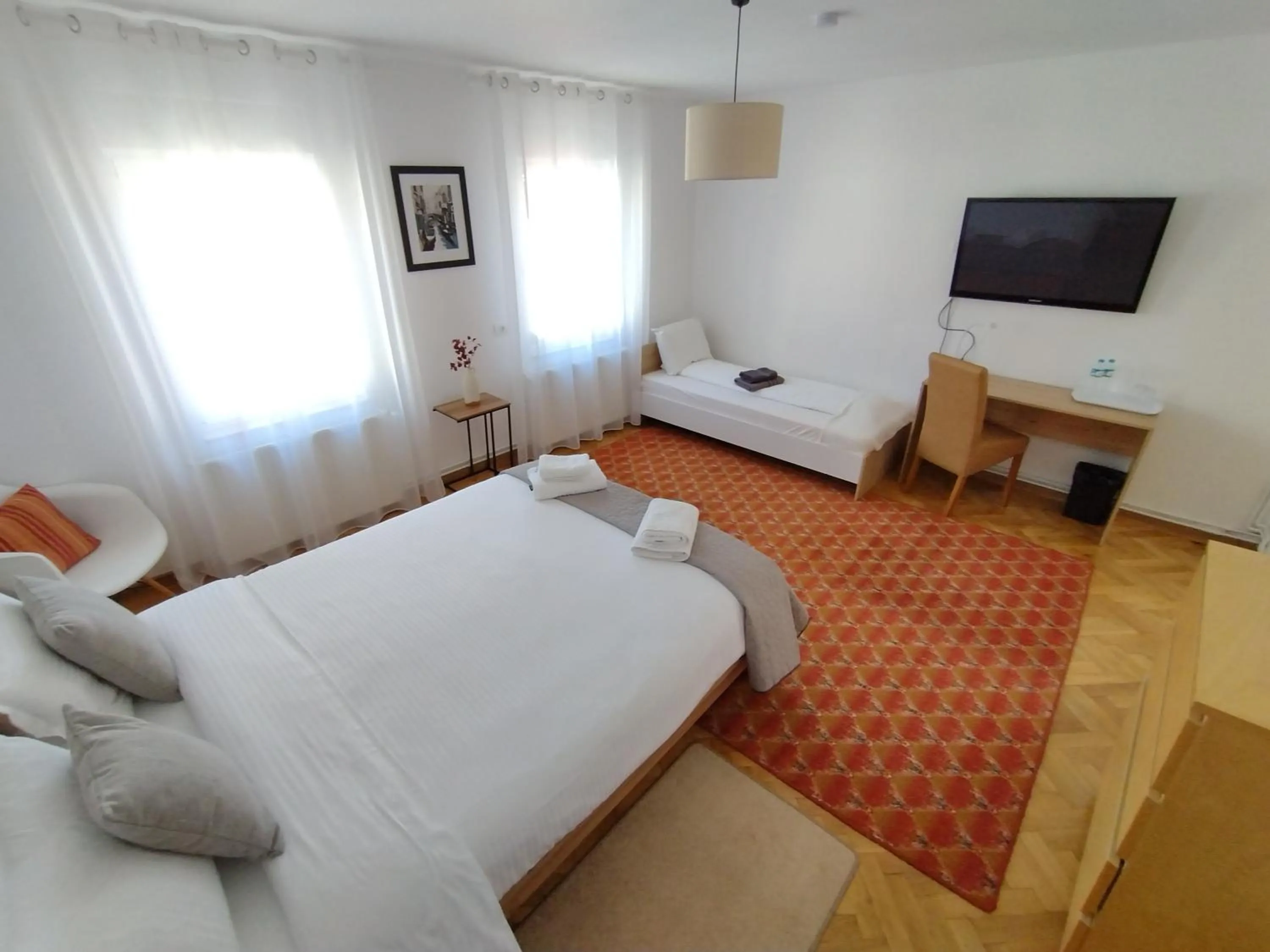 Photo of the whole room, Bed in FRIENDS House - Central Station - Self Check-in