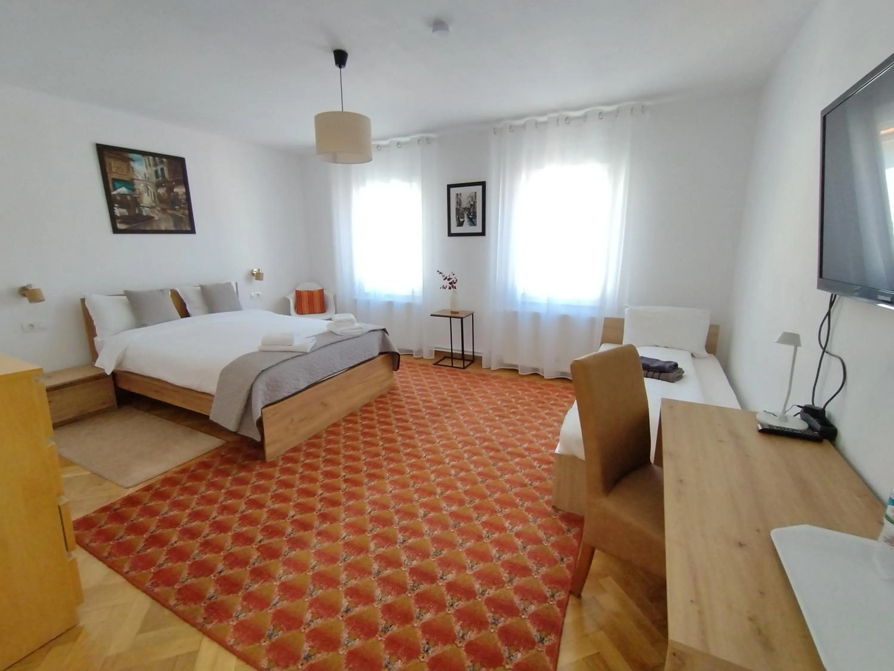 Photo of the whole room, Bed in FRIENDS House - Central Station - Self Check-in