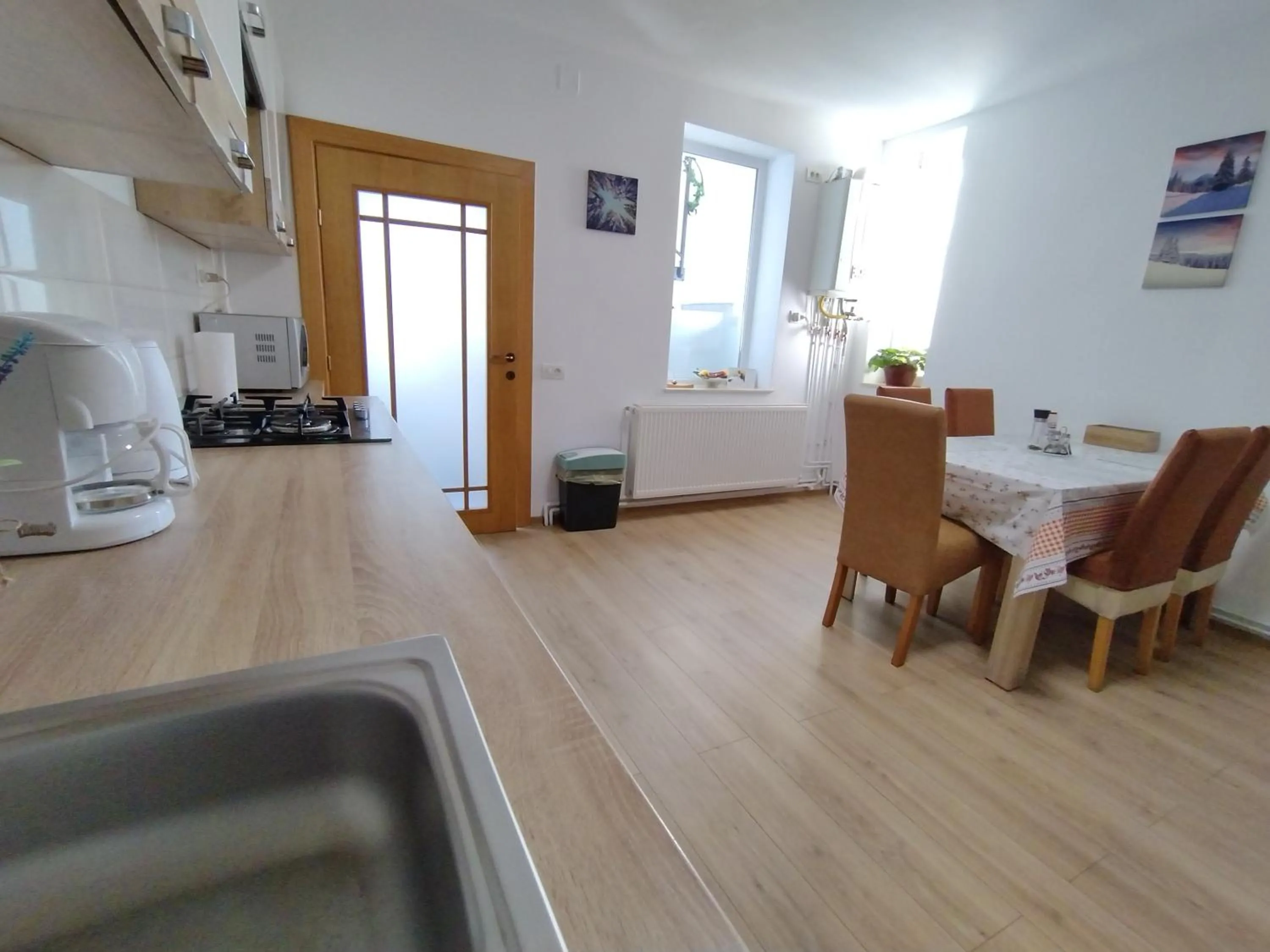 Kitchen or kitchenette in FRIENDS House - Central Station - Self Check-in