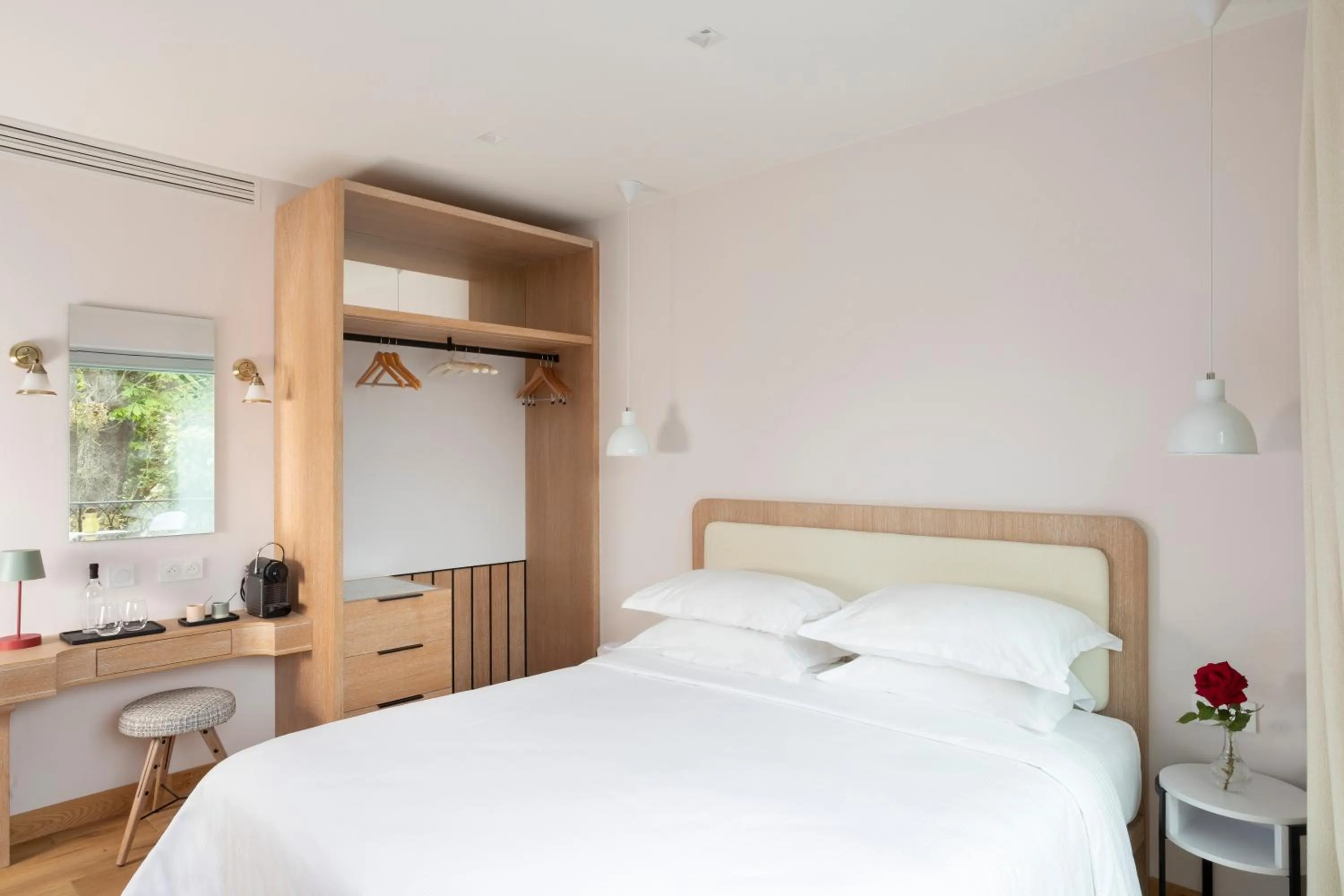Bedroom, Bed in Auberge La Coste
