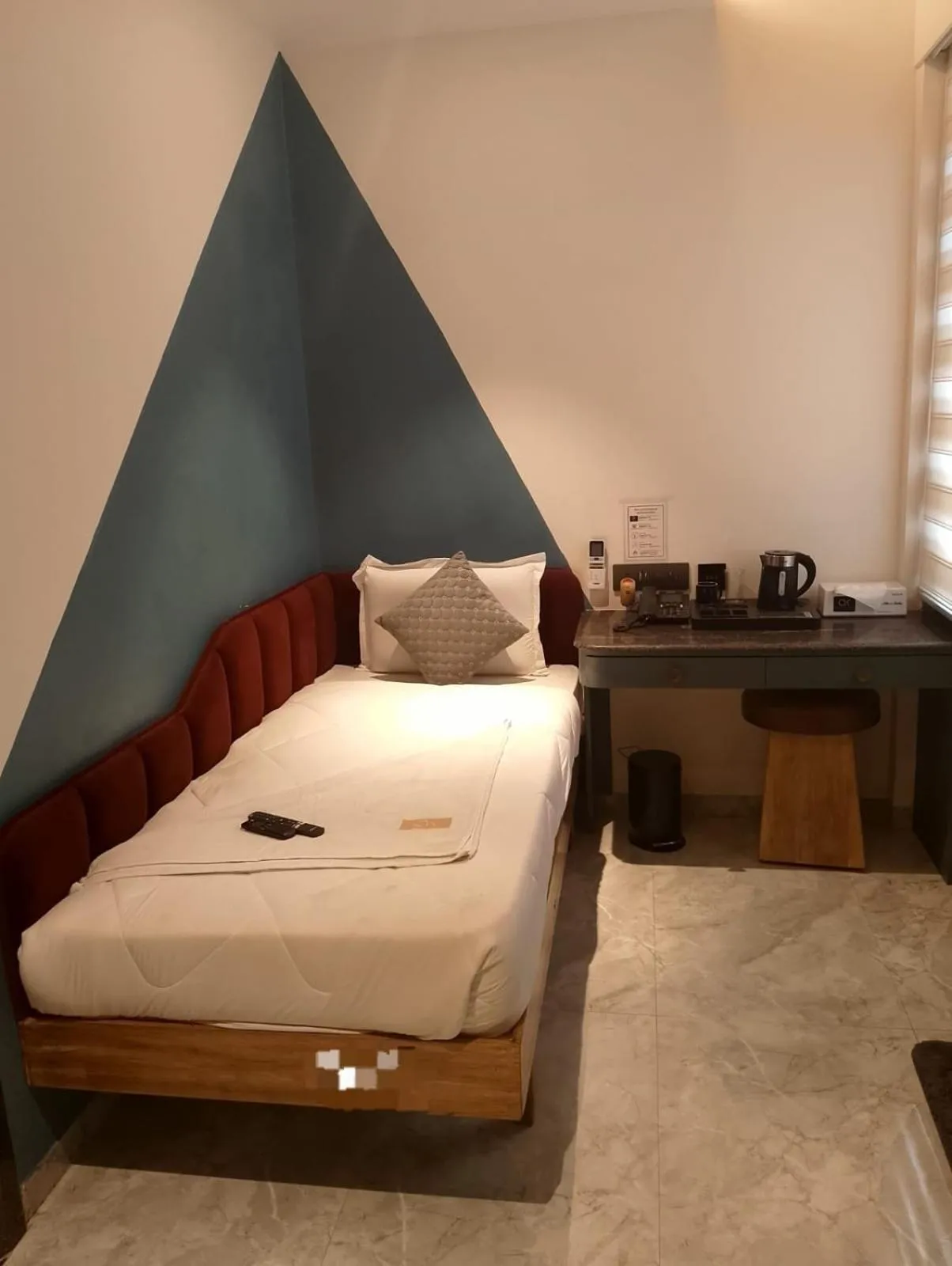 Deluxe Single Room - single occupancy in Hotel AK International - Chennai
