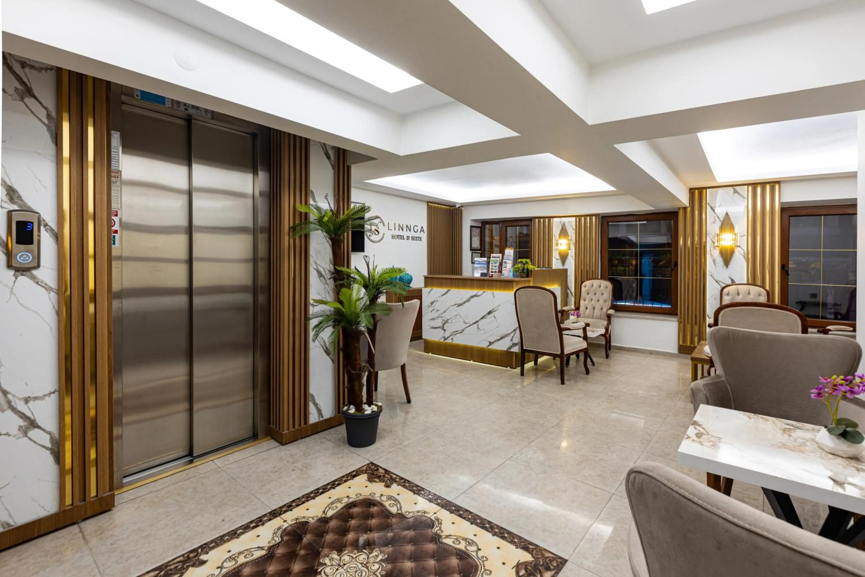 elevator in LINNGA HOTEL & SUITE