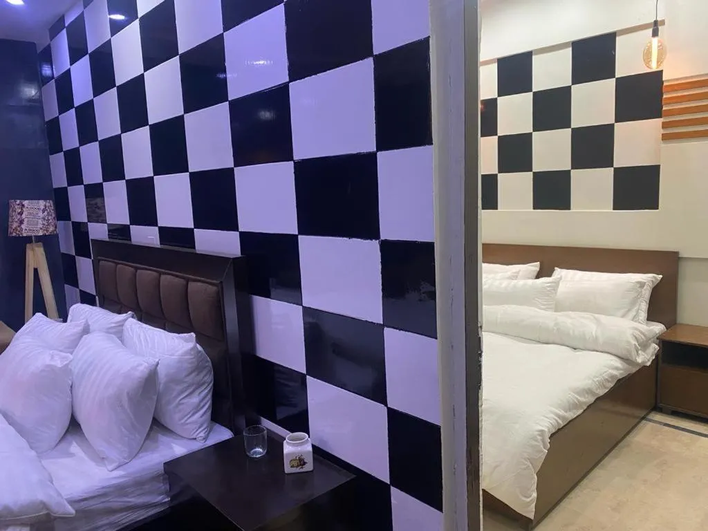 Hotel Holiday