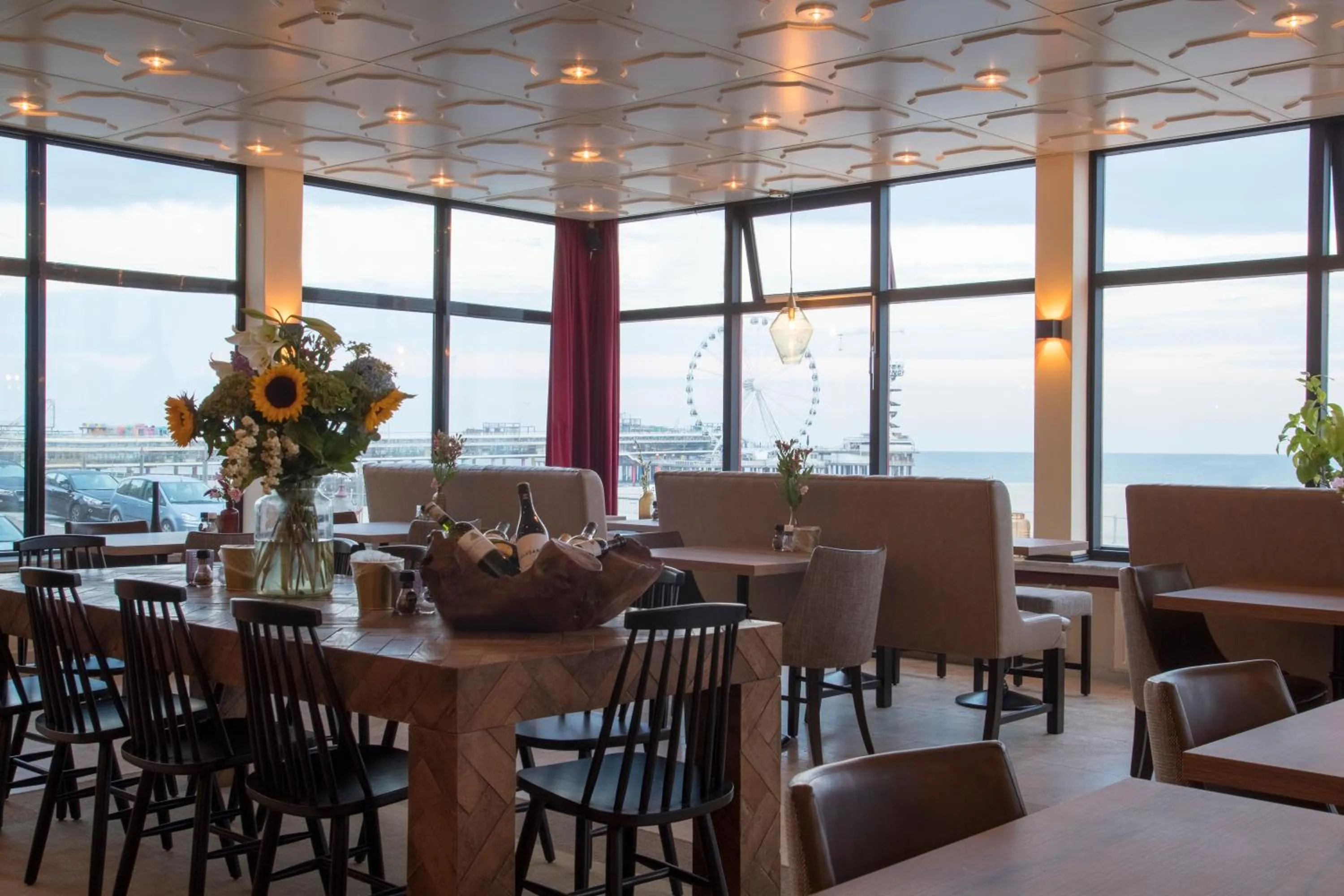 Restaurant/places to eat in Strandhotel Scheveningen