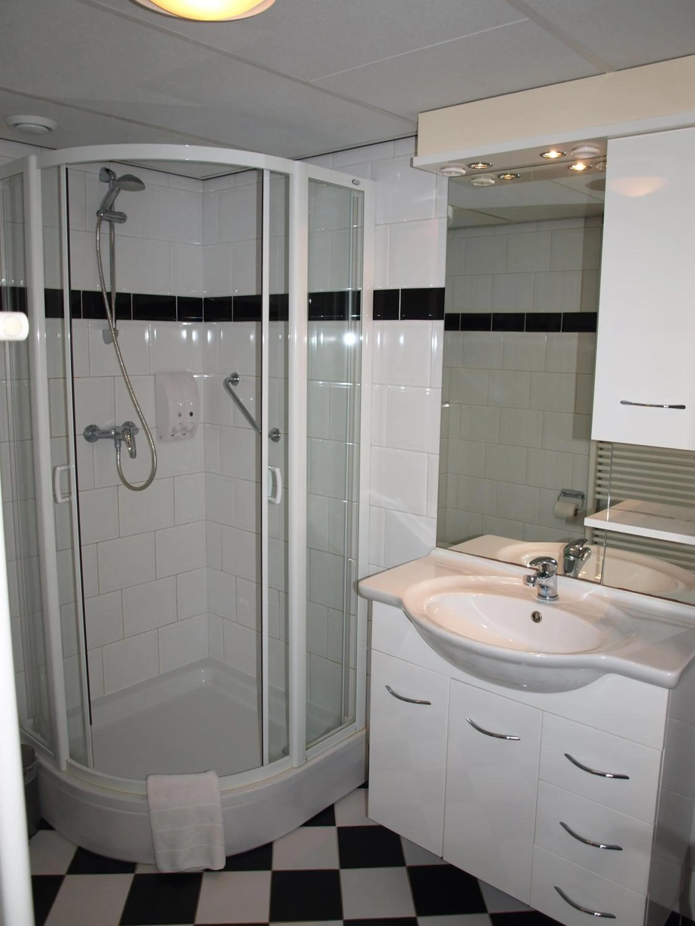 Bathroom in Strandhotel Scheveningen