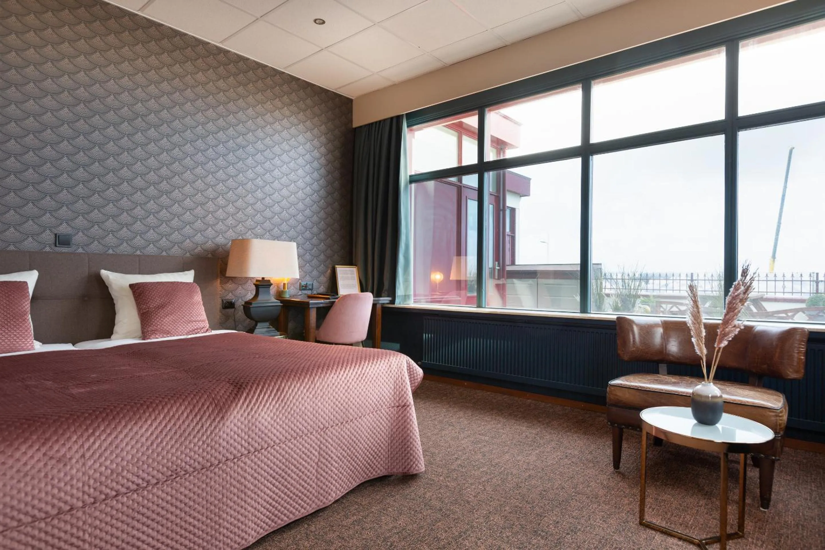 Bedroom, Bed in Strandhotel Scheveningen
