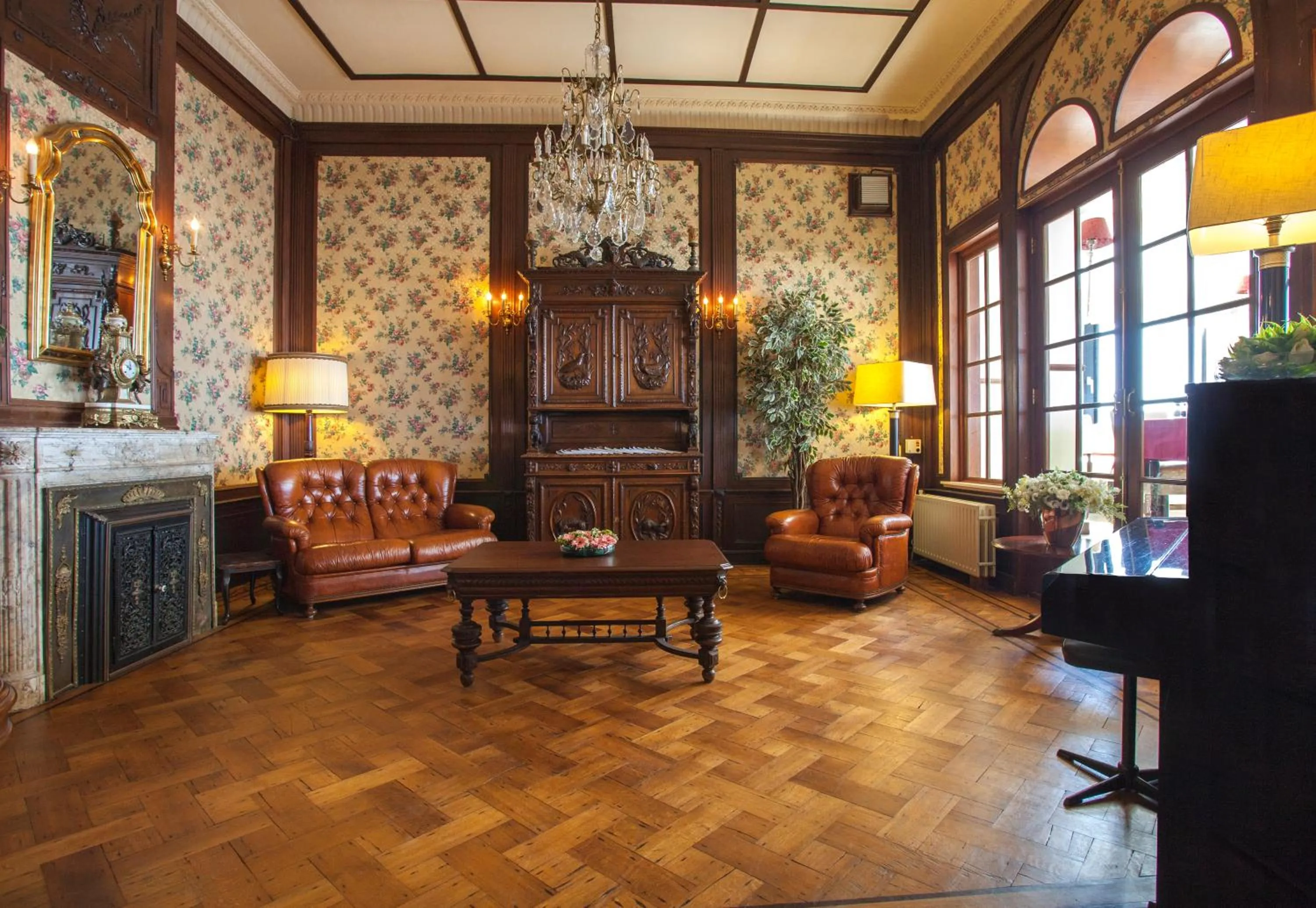 Seating area in Strandhotel Scheveningen