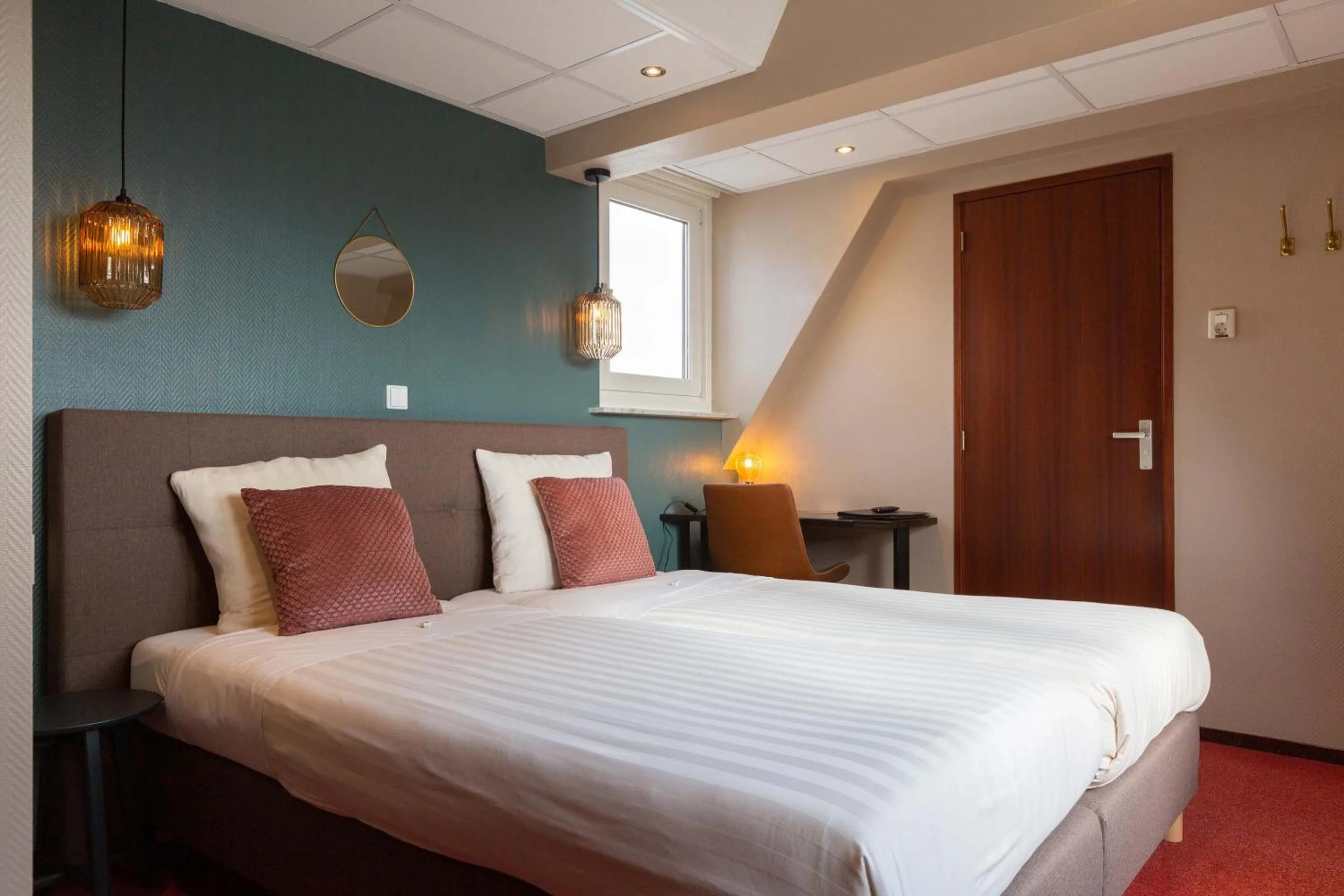 Bedroom, Bed in Strandhotel Scheveningen