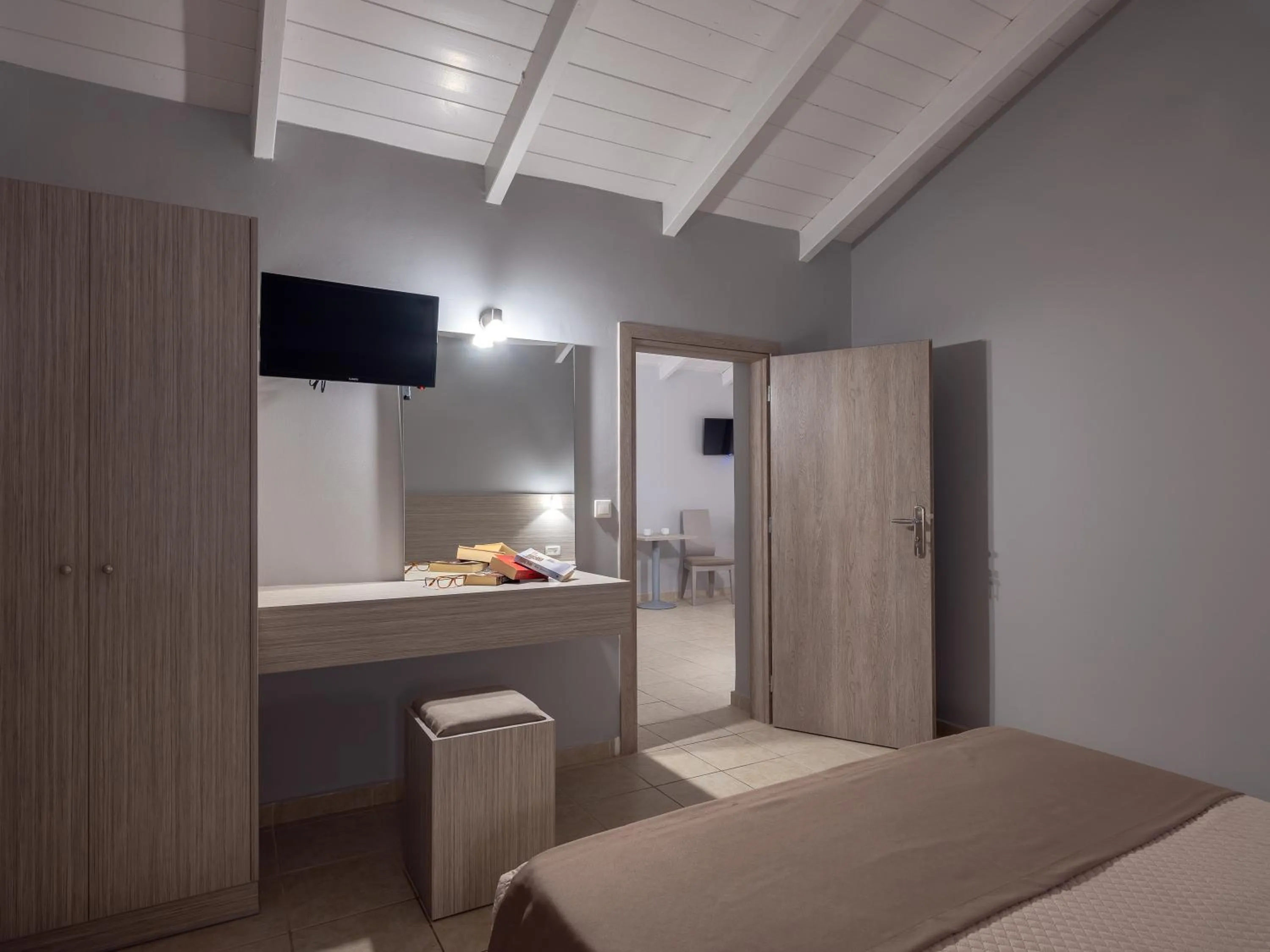 Bedroom, Bed in Zante Atlantis Hotel