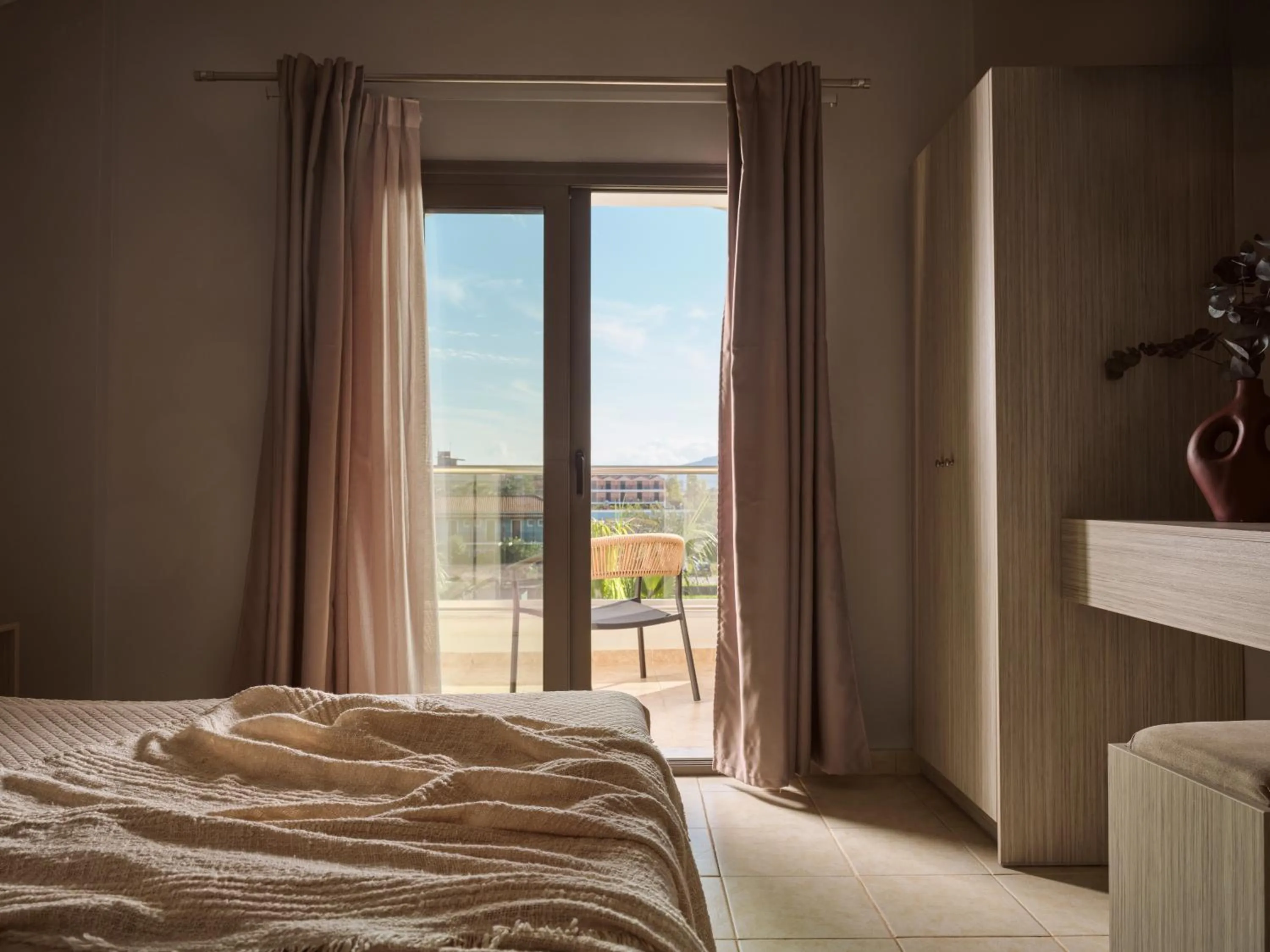 Bedroom, Bed in Zante Atlantis Hotel