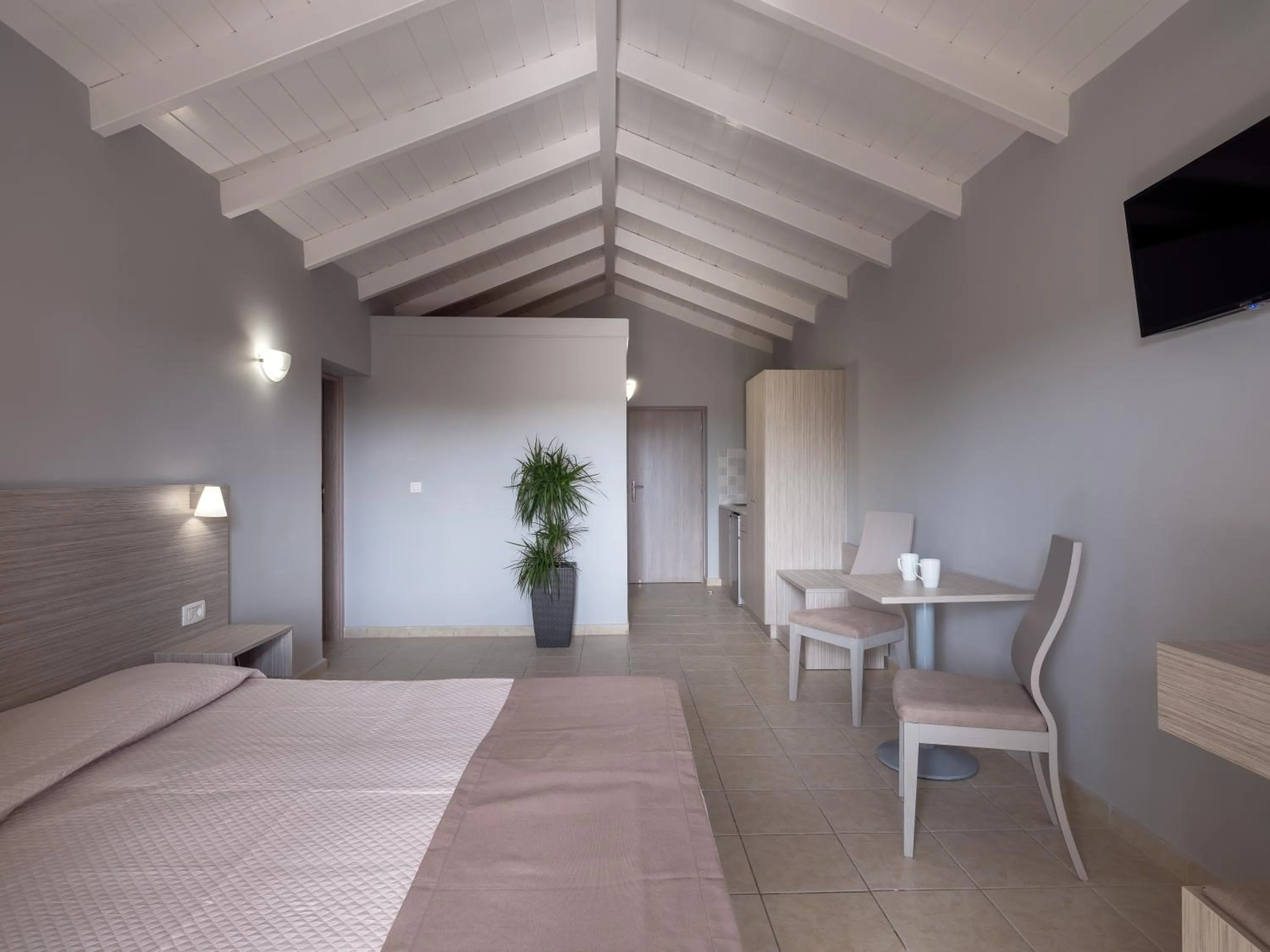 Bedroom, Bed in Zante Atlantis Hotel