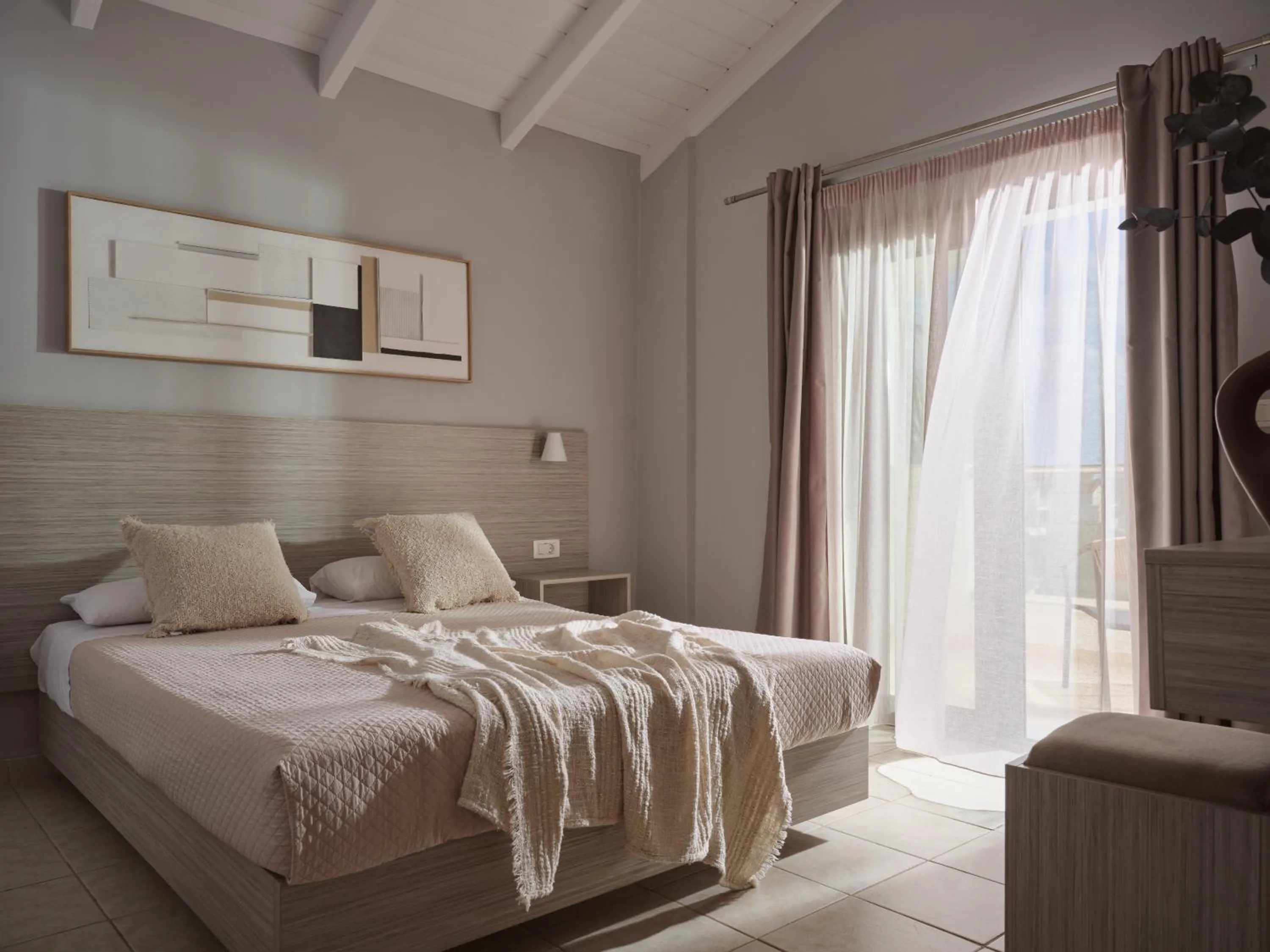 Bedroom, Bed in Zante Atlantis Hotel