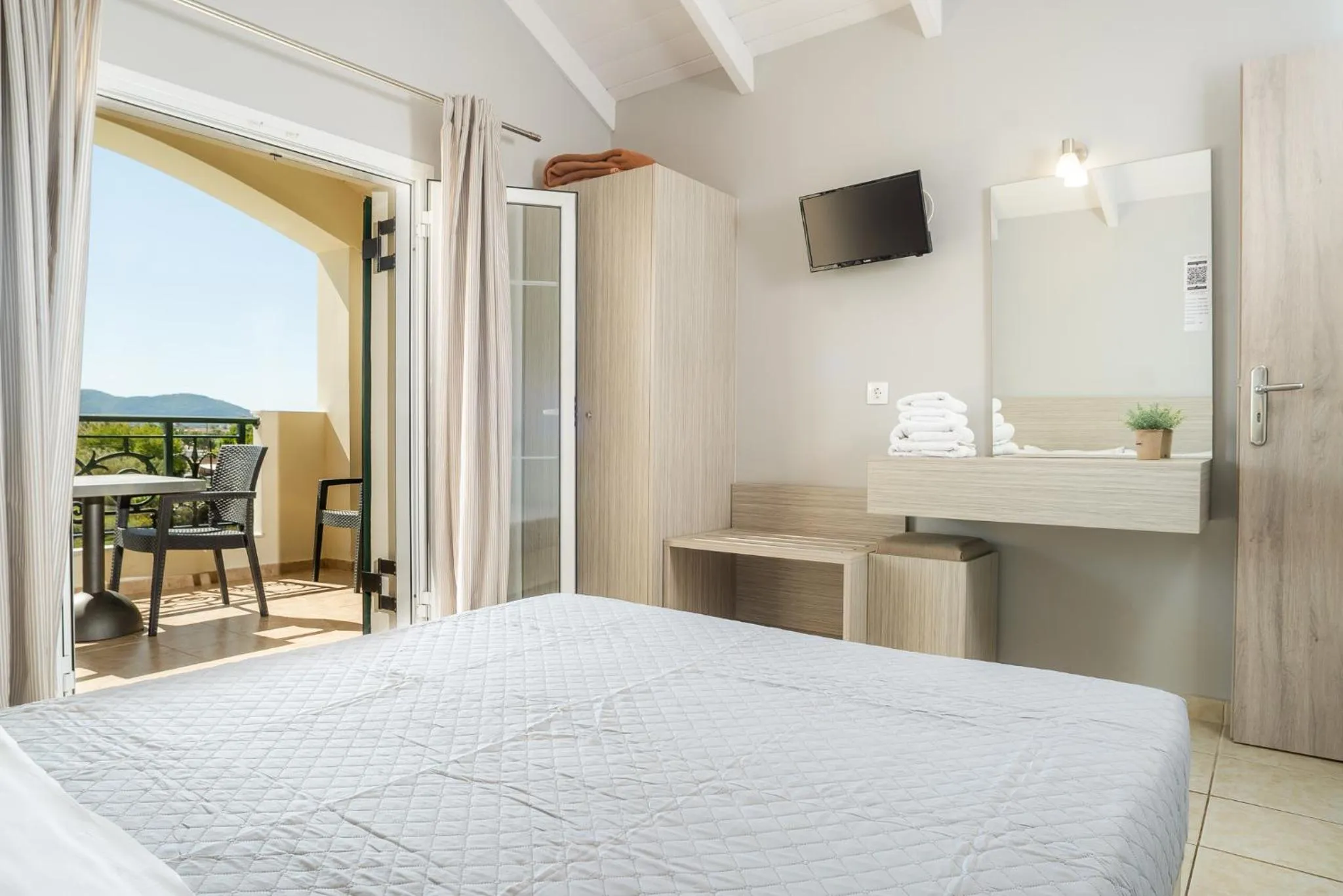 Photo of the whole room, Bed in Zante Atlantis Hotel