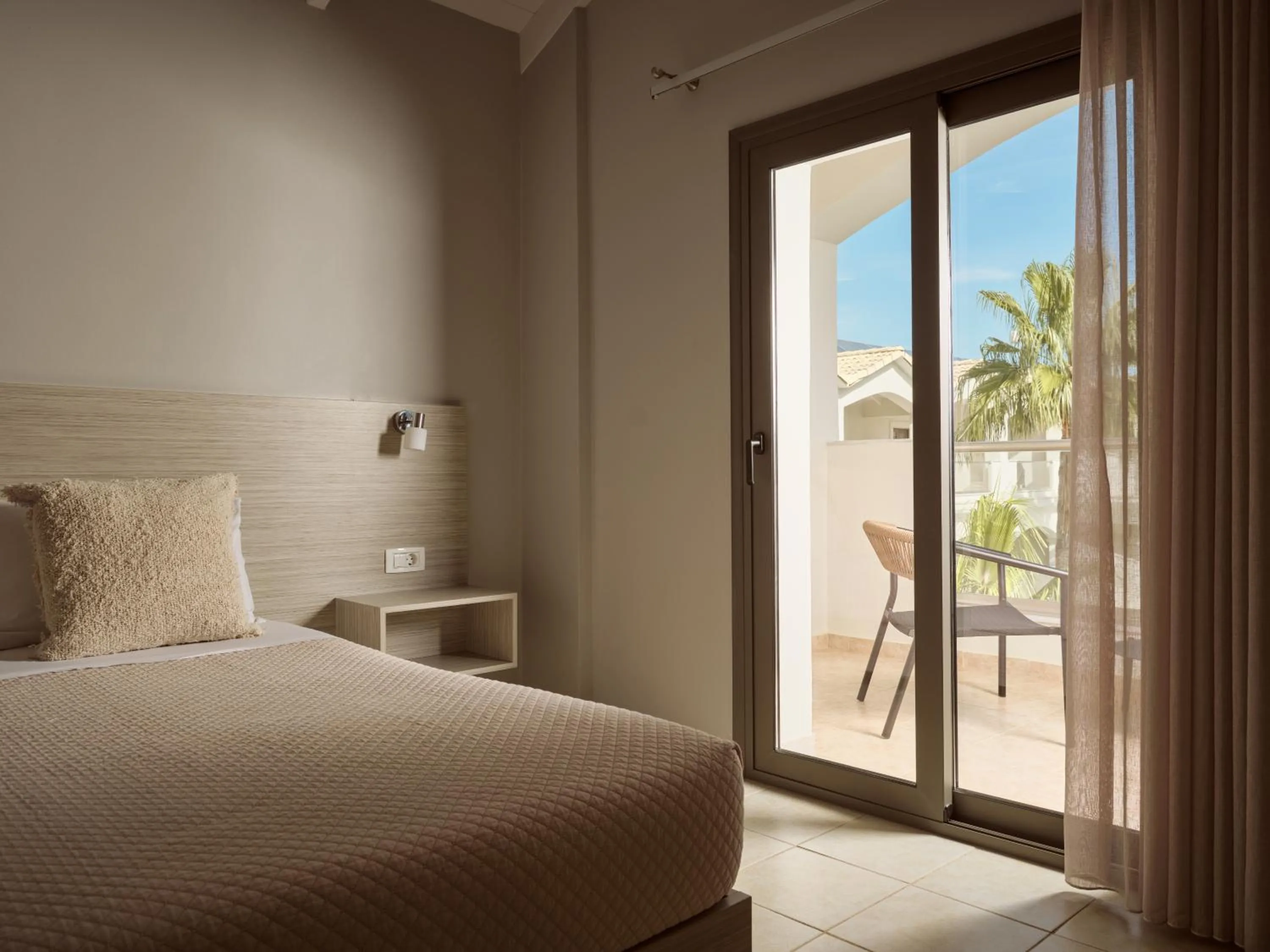 Bedroom, Bed in Zante Atlantis Hotel