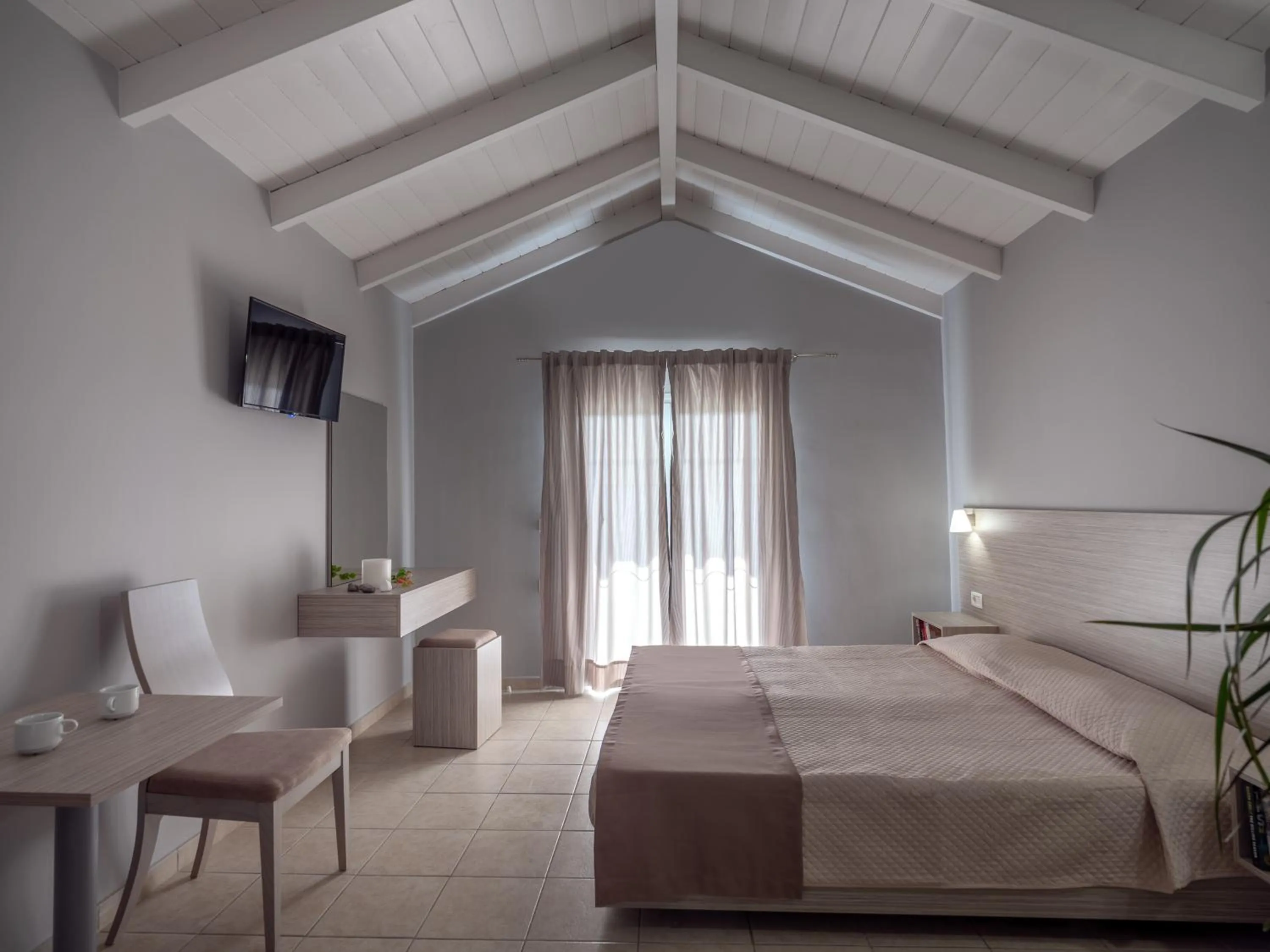 Bedroom, Bed in Zante Atlantis Hotel