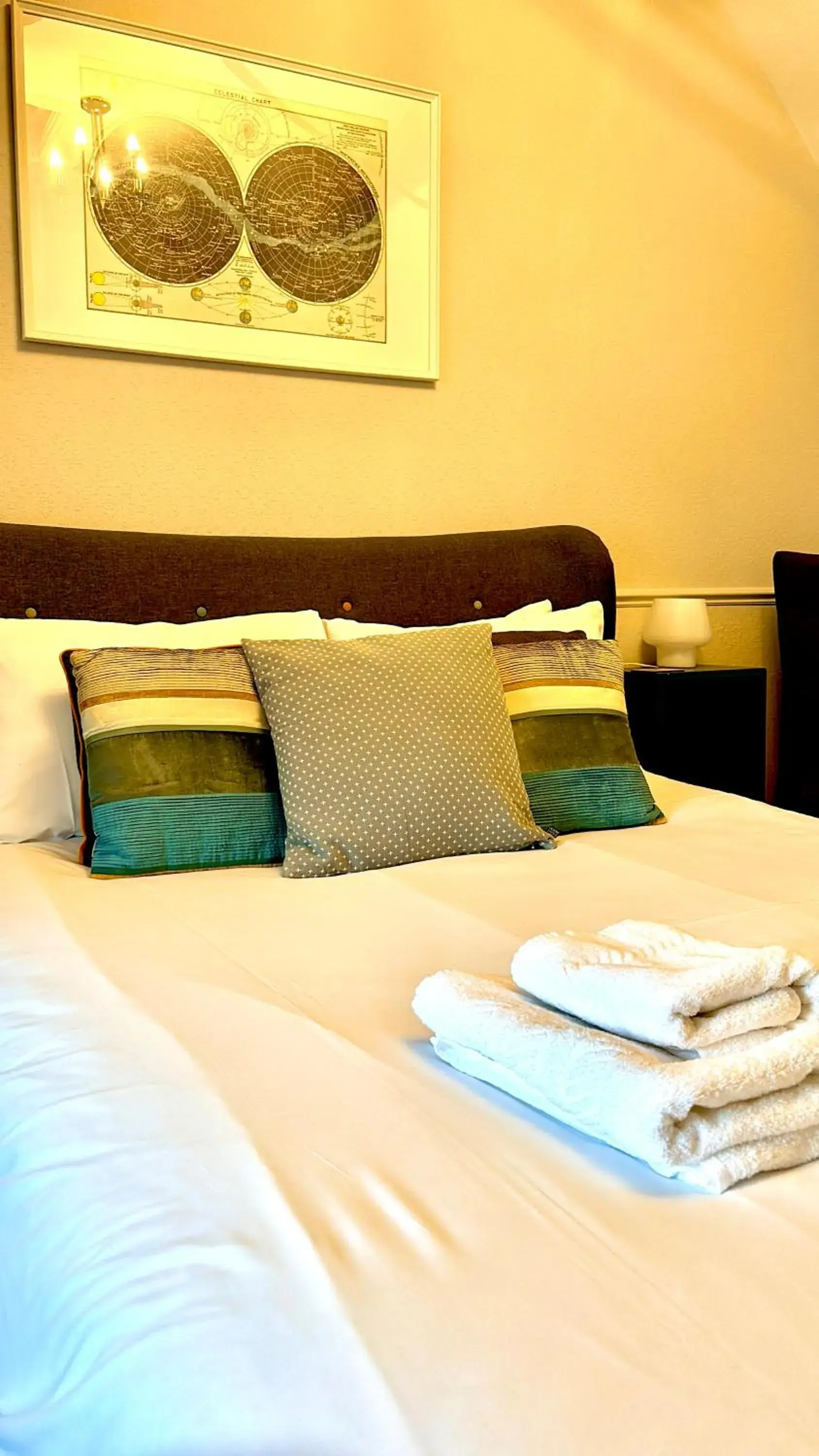 Classic Quadruple Room in Kings Arms Hotel Classic Quadruple Room in Kings Arms Hotel