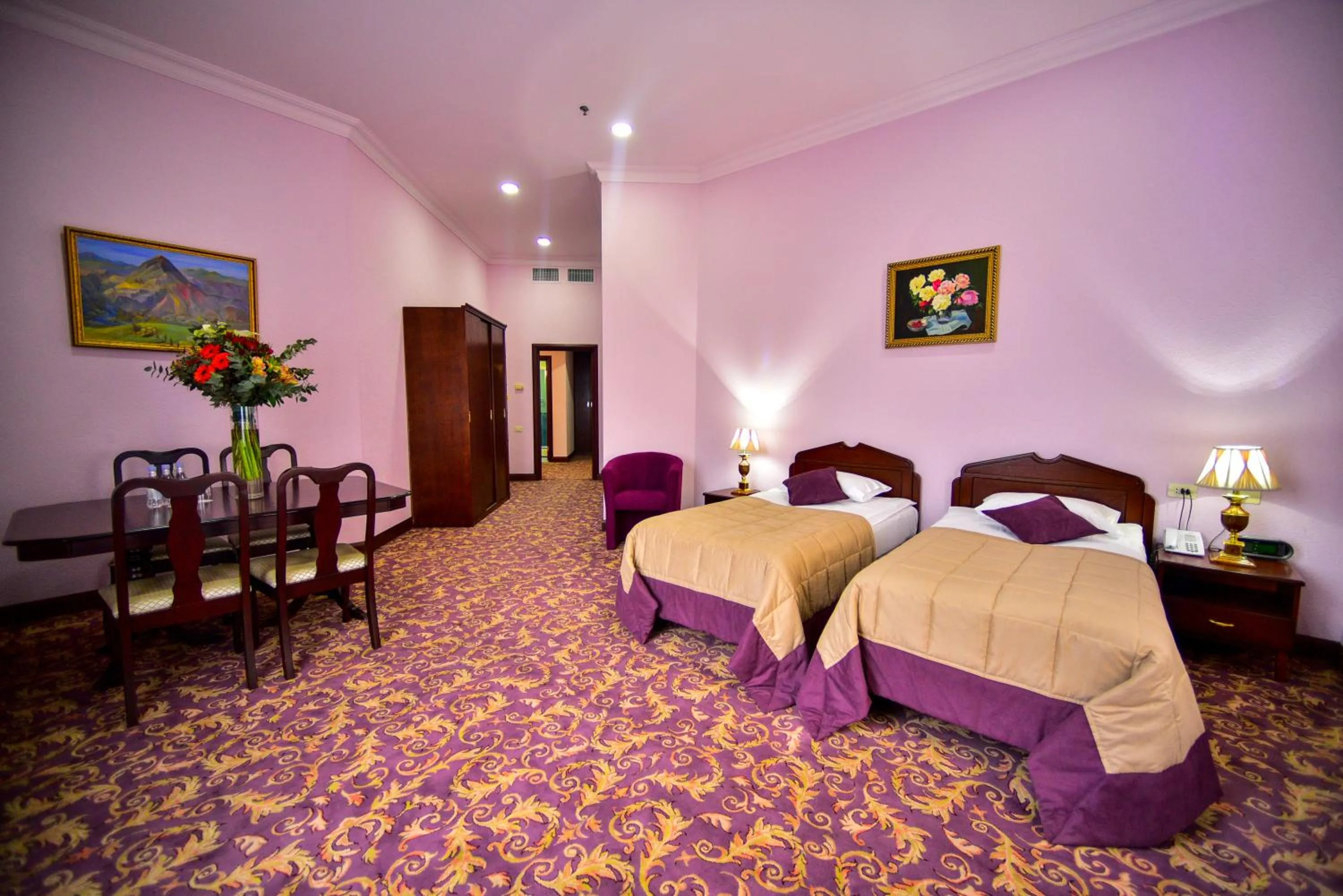 Bed in METROPOL HOTEL Yerevan