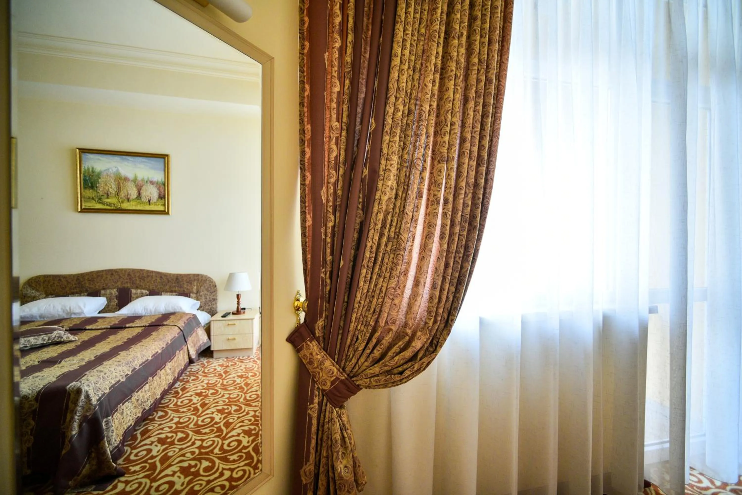 Bedroom, Bed in METROPOL HOTEL Yerevan