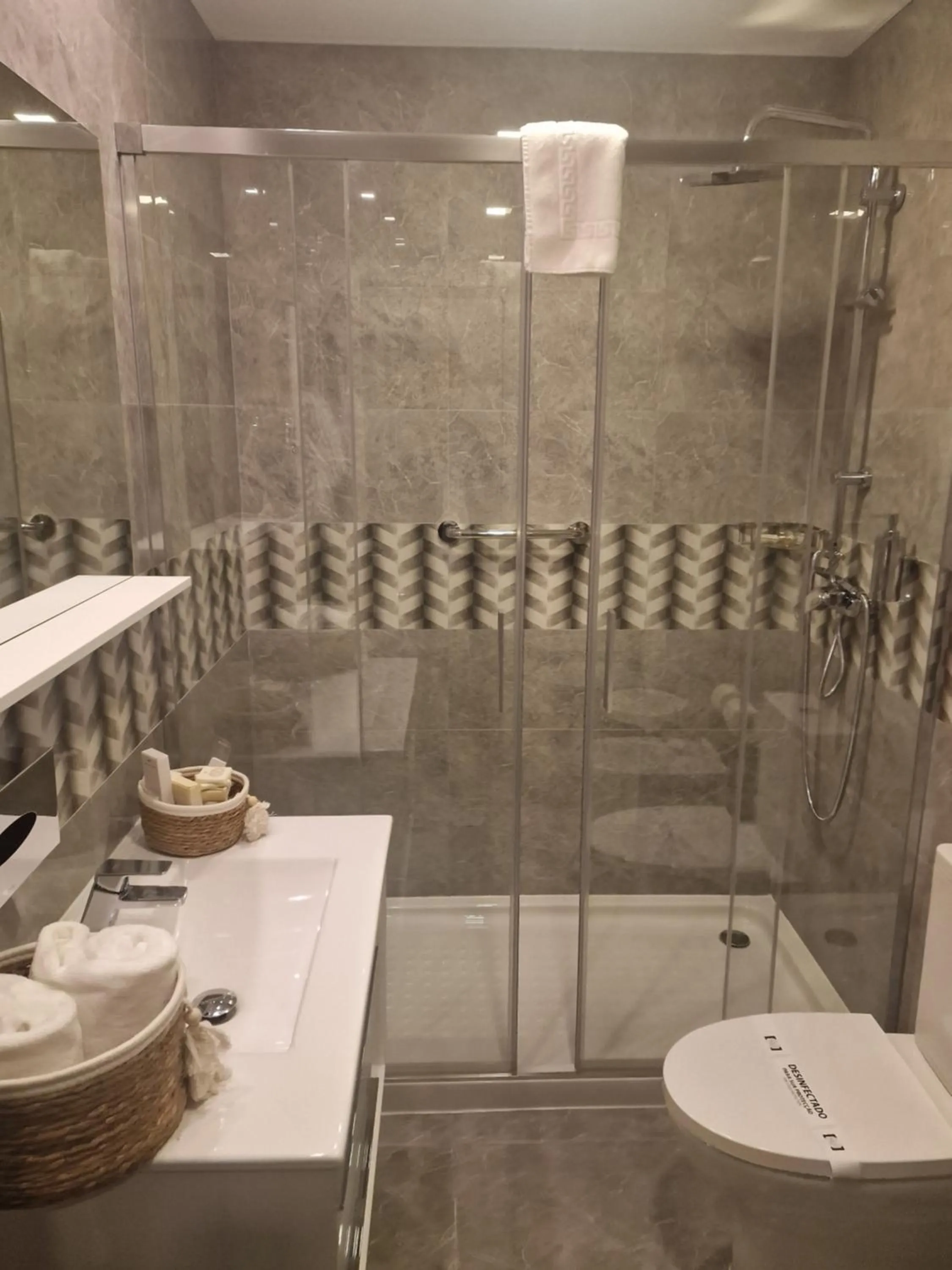 Toilet in Palace Hotel de Midões