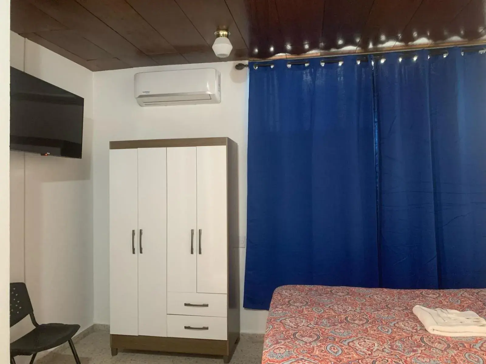 Deluxe Twin Room in Volcano Hostal y Restaurante Deluxe Twin Room in Volcano Hostal y Restaurante