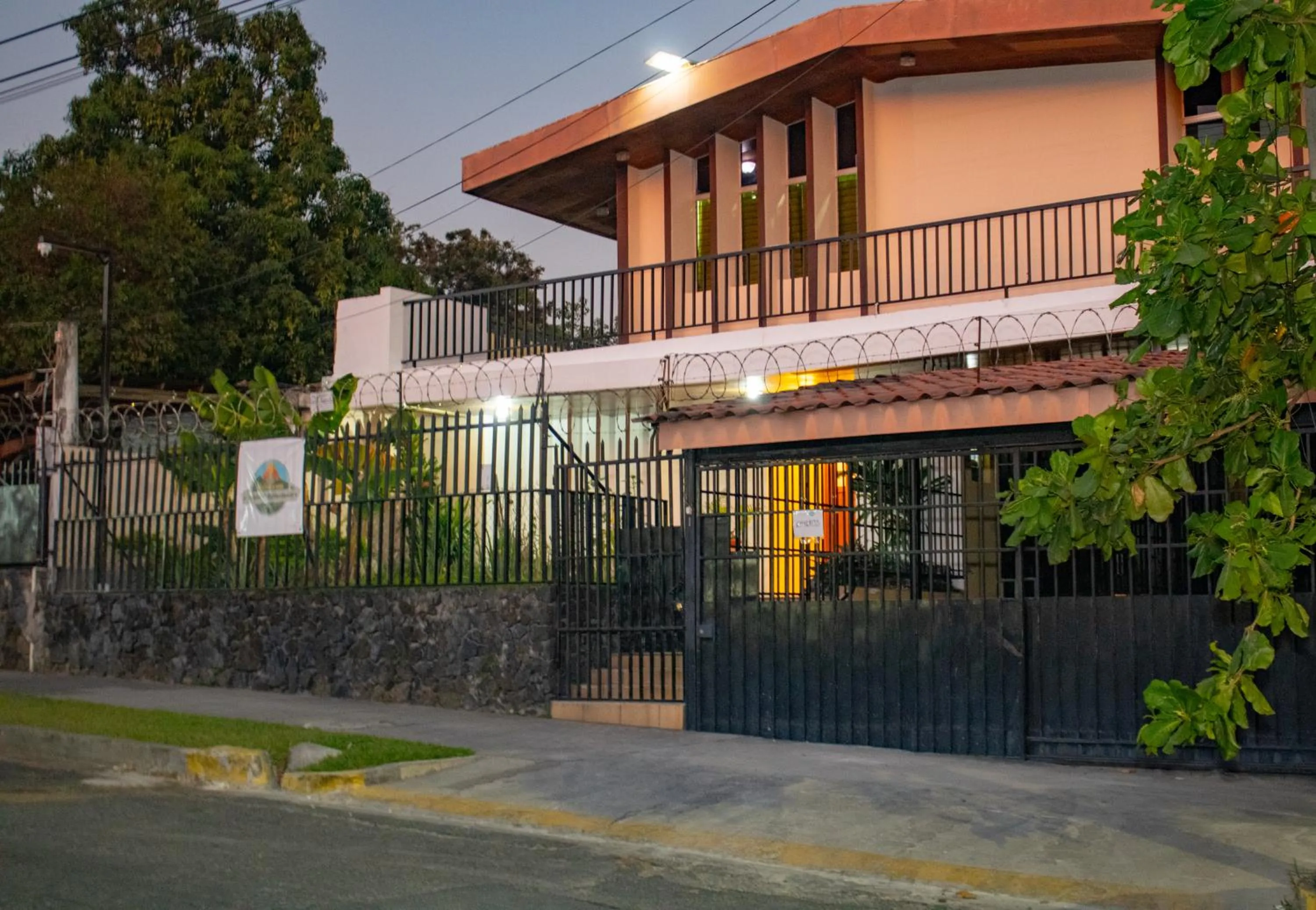 Property building in Volcano Hostal y Restaurante