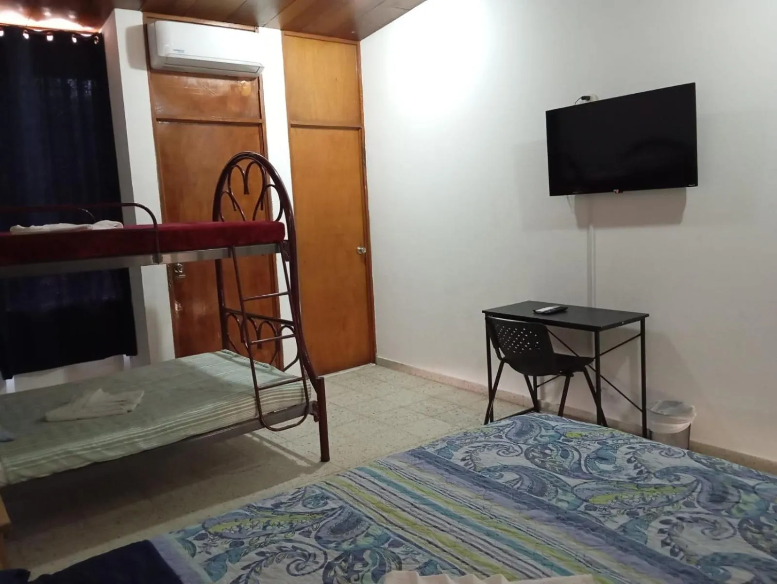 Bed in Volcano Hostal y Restaurante