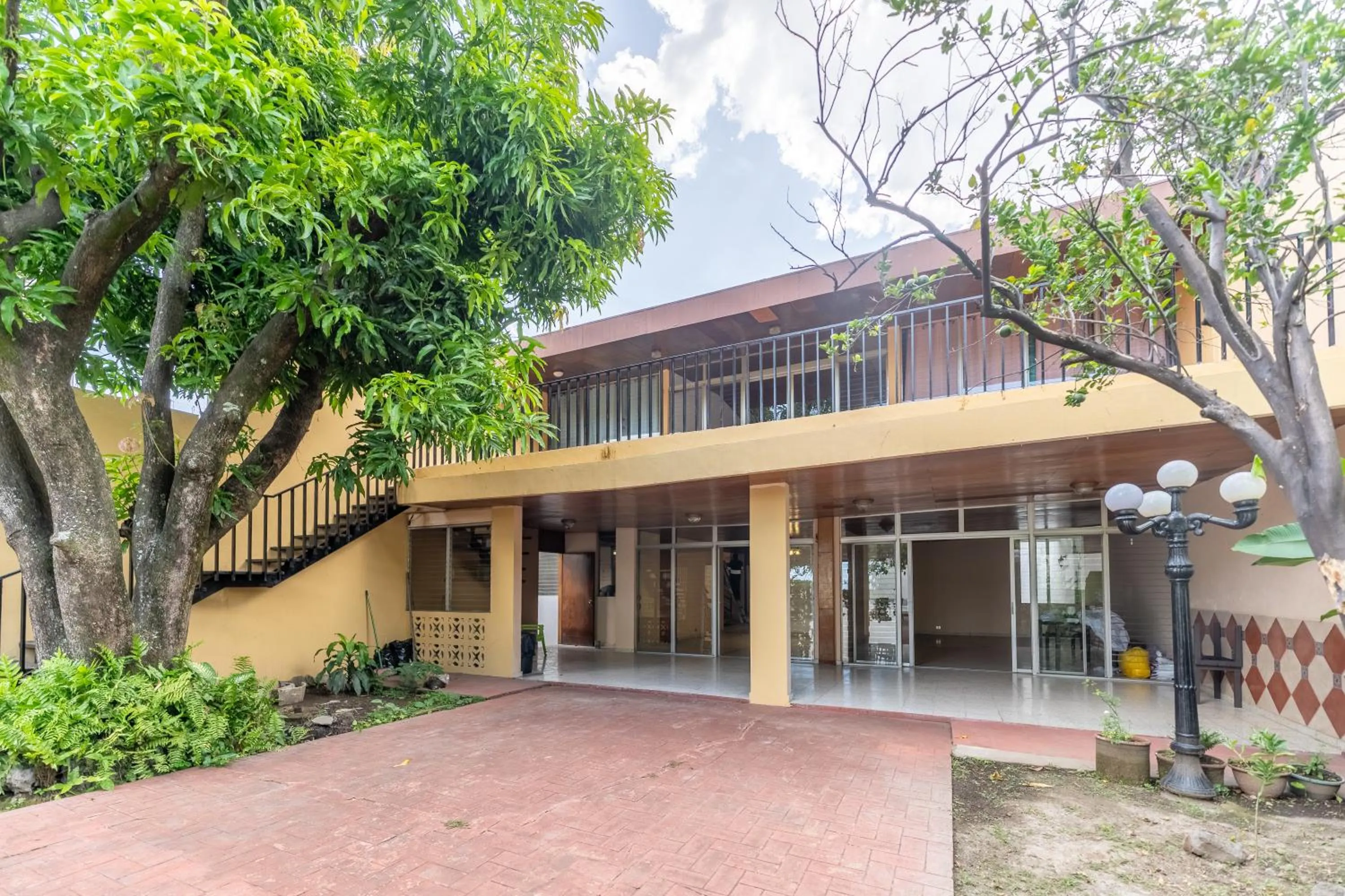 Property building in Volcano Hostal y Restaurante