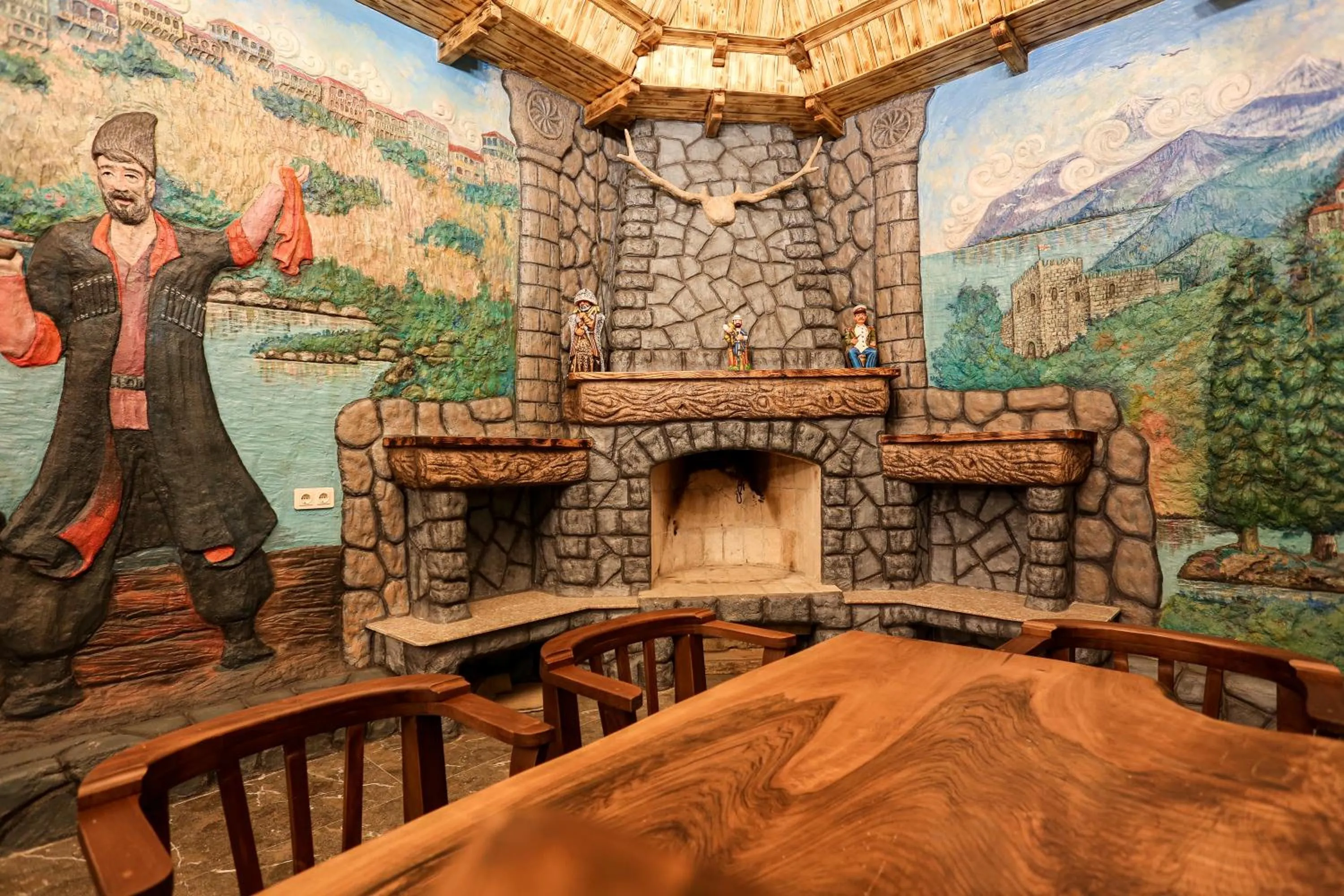 Property building in Chateau Milisi