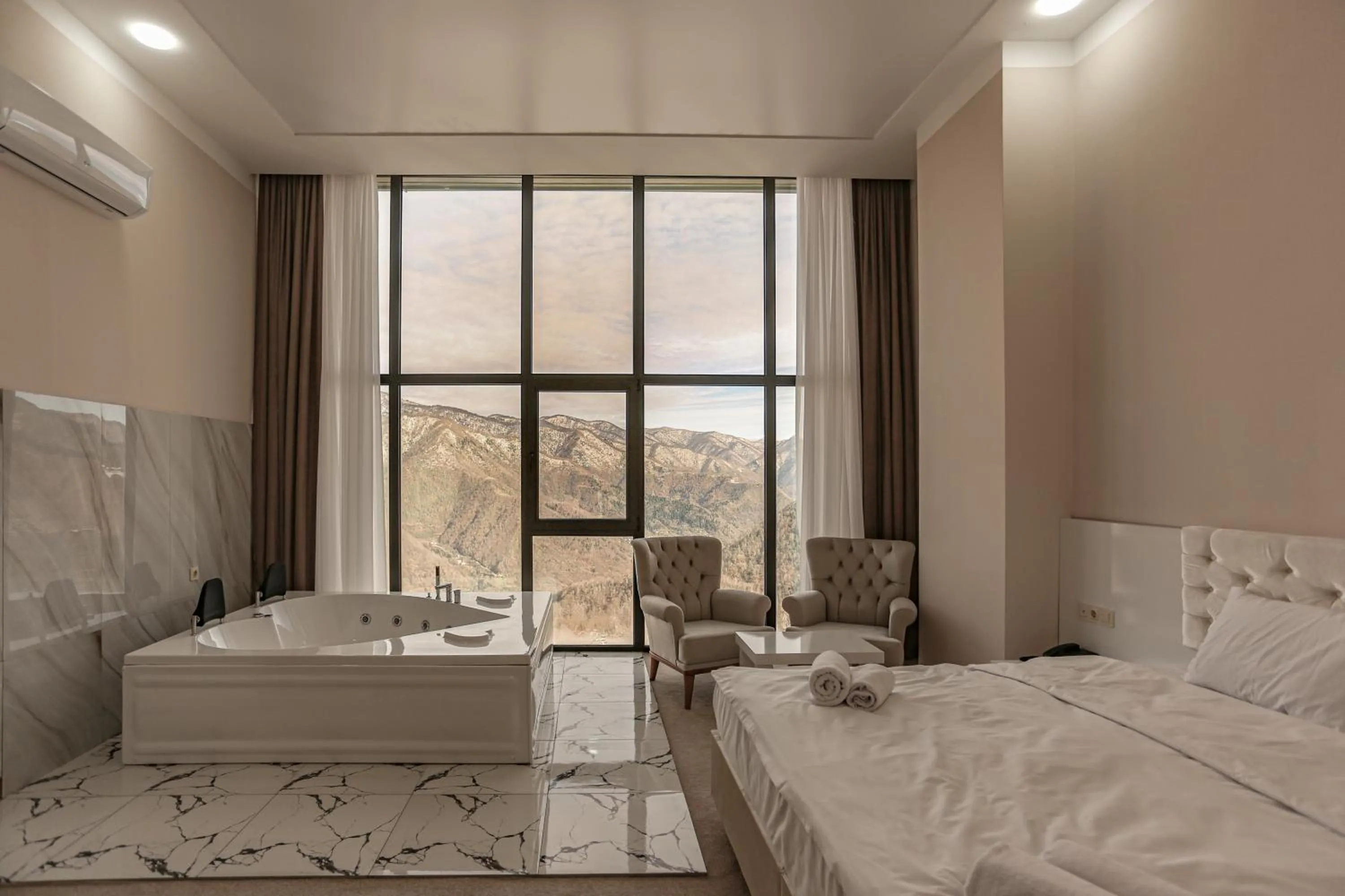 Bedroom, Bed in Chateau Milisi