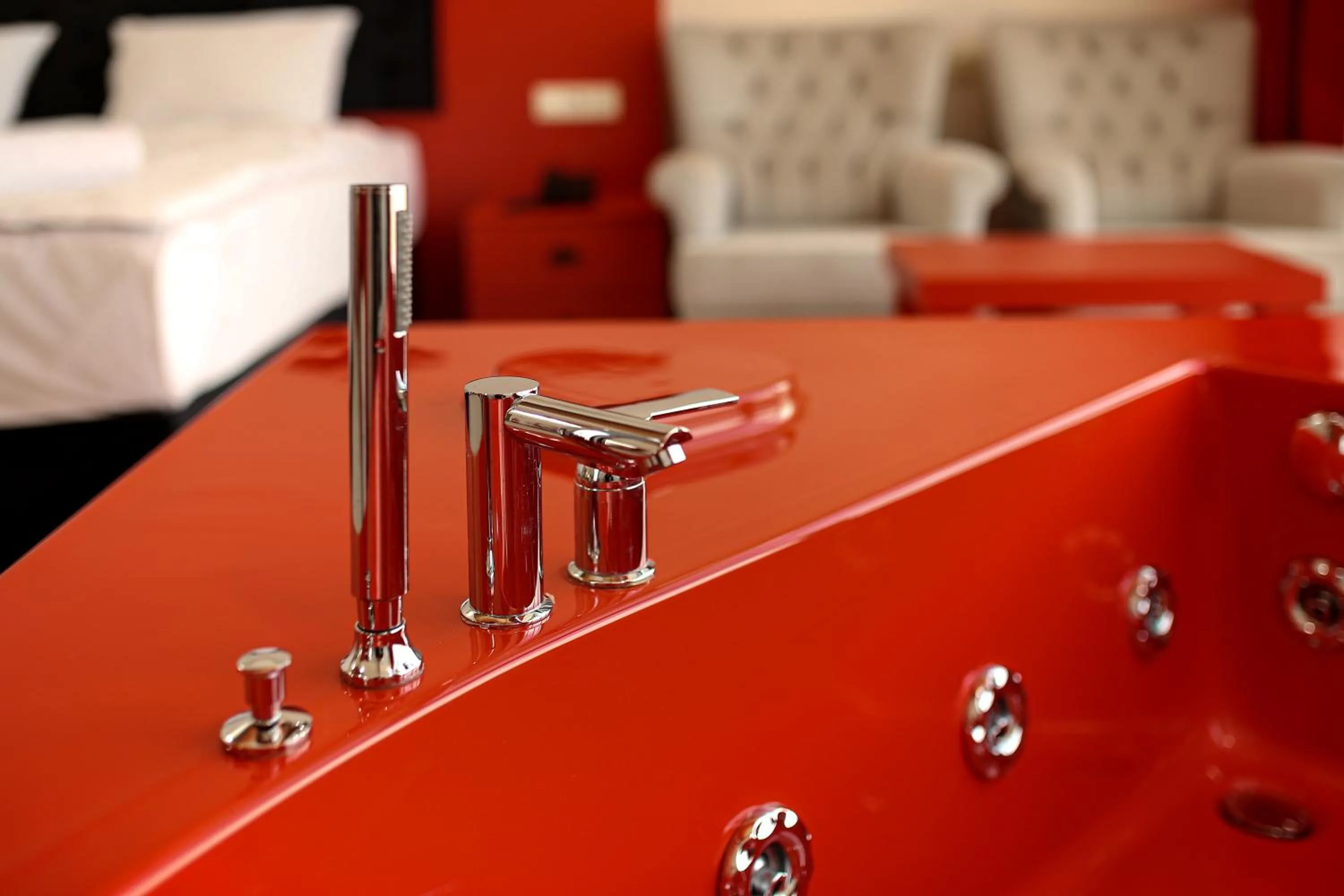 Hot Tub in Chateau Milisi