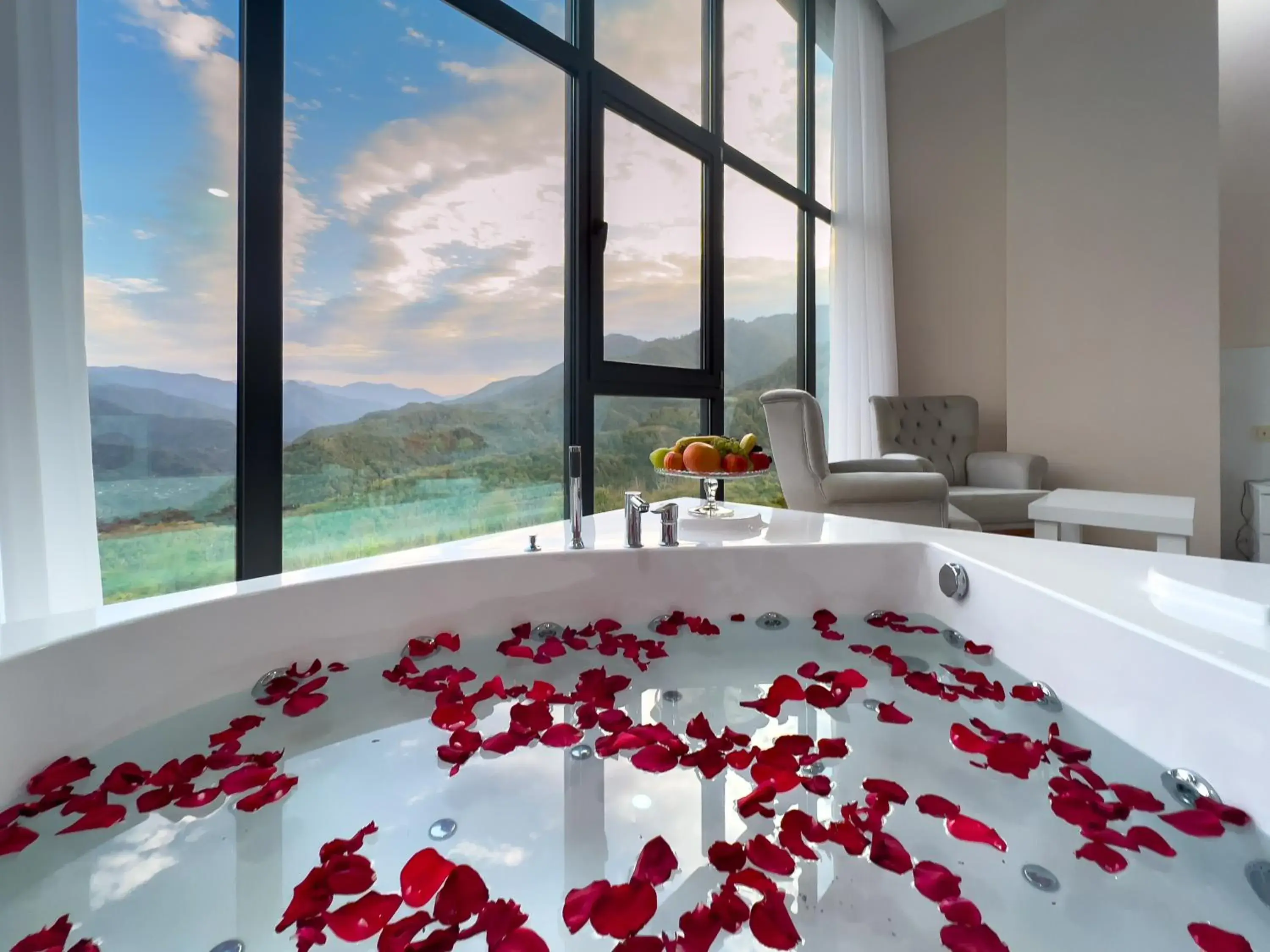 Queen Suite in Chateau Milisi Queen Suite in Chateau Milisi