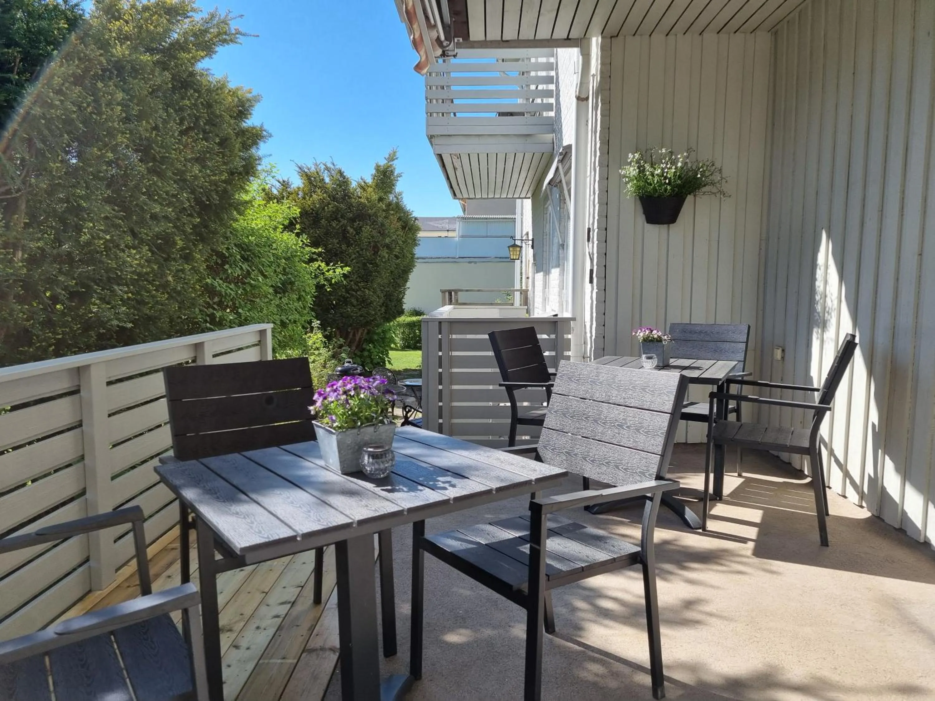Patio in Hotell Zlafen Bed and Breakfast