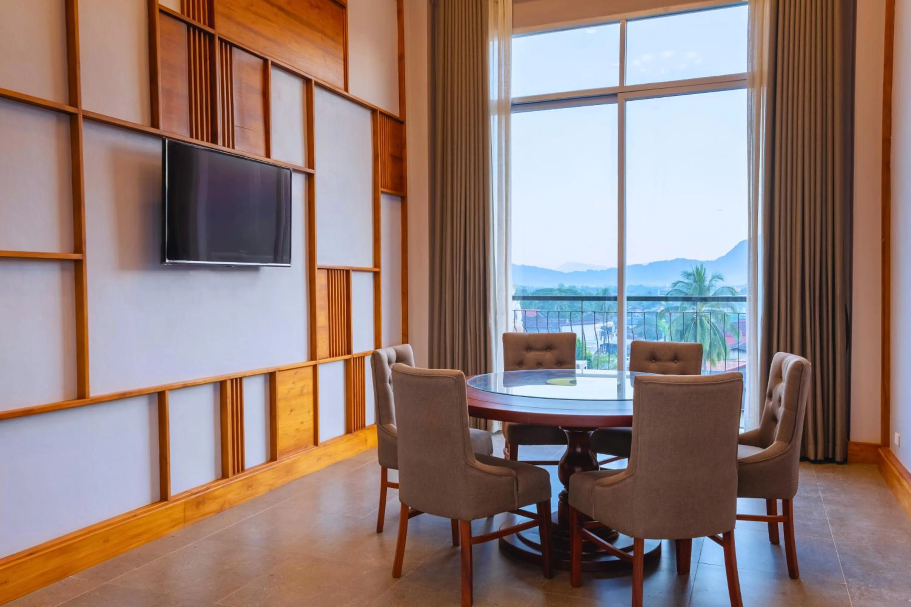 Dining area in Oudomsin VangVieng Hotel