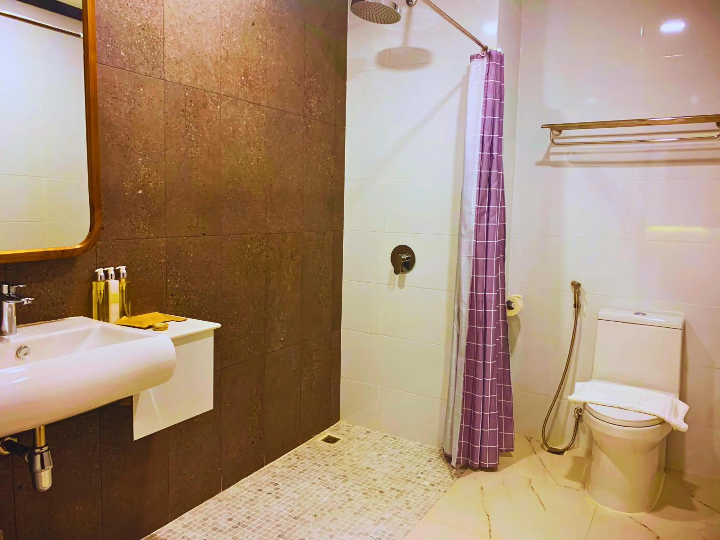 Bathroom in Oudomsin VangVieng Hotel