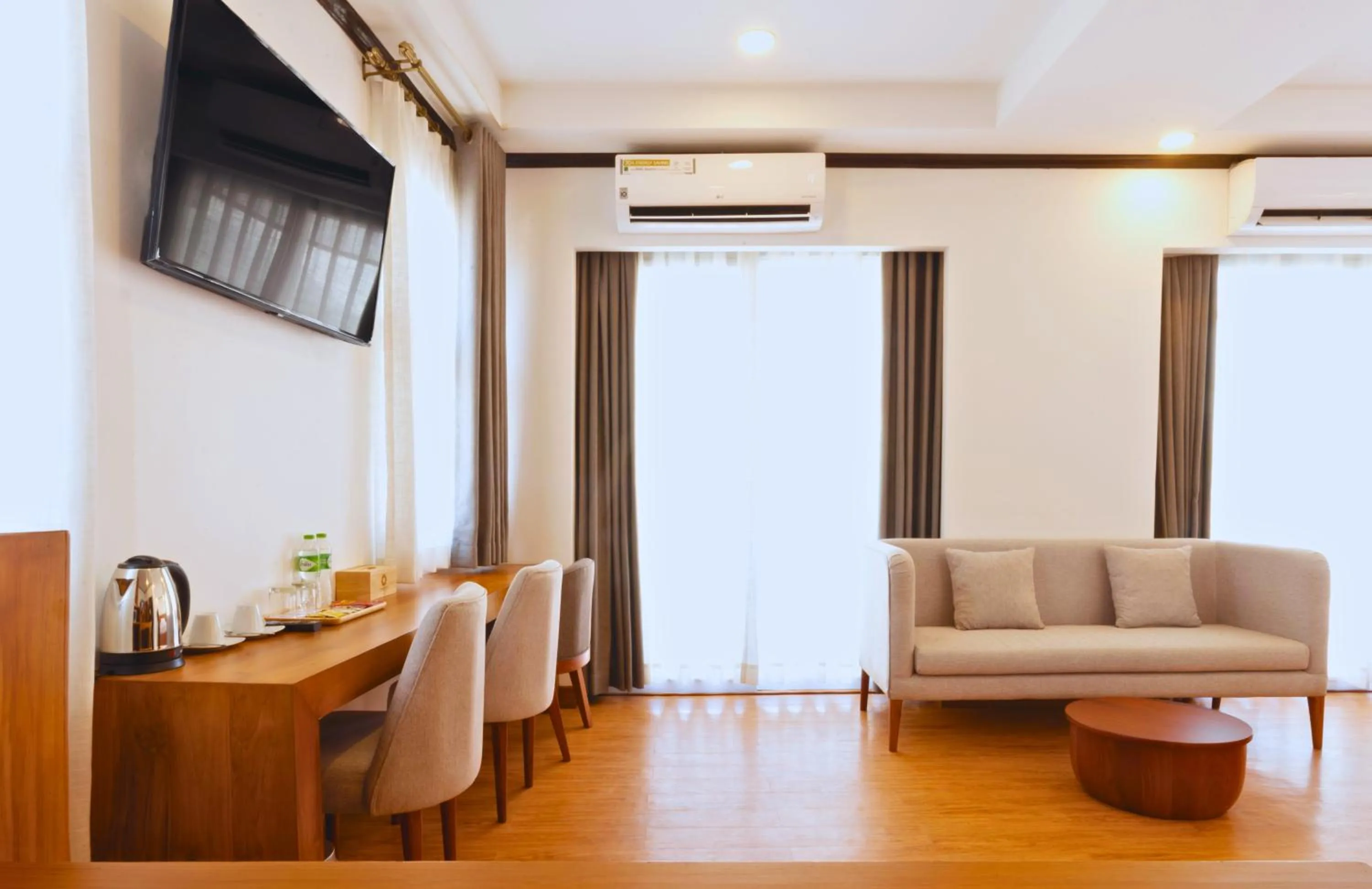 Living room in Oudomsin VangVieng Hotel