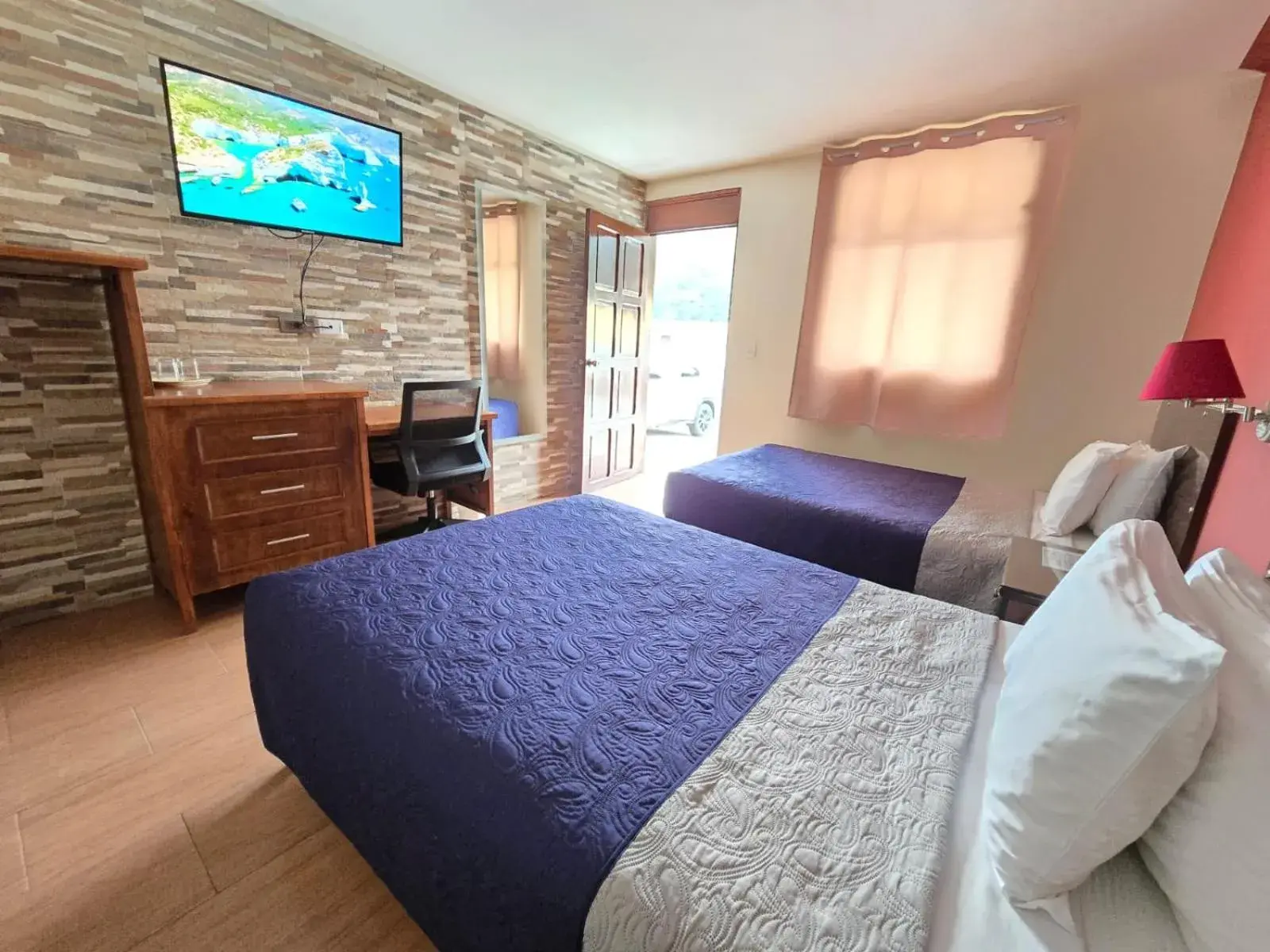 Twin Room - single occupancy in Hotel y Restaurante Villa Esmeralda Twin Room - single occupancy in Hotel y Restaurante Villa Esmeralda