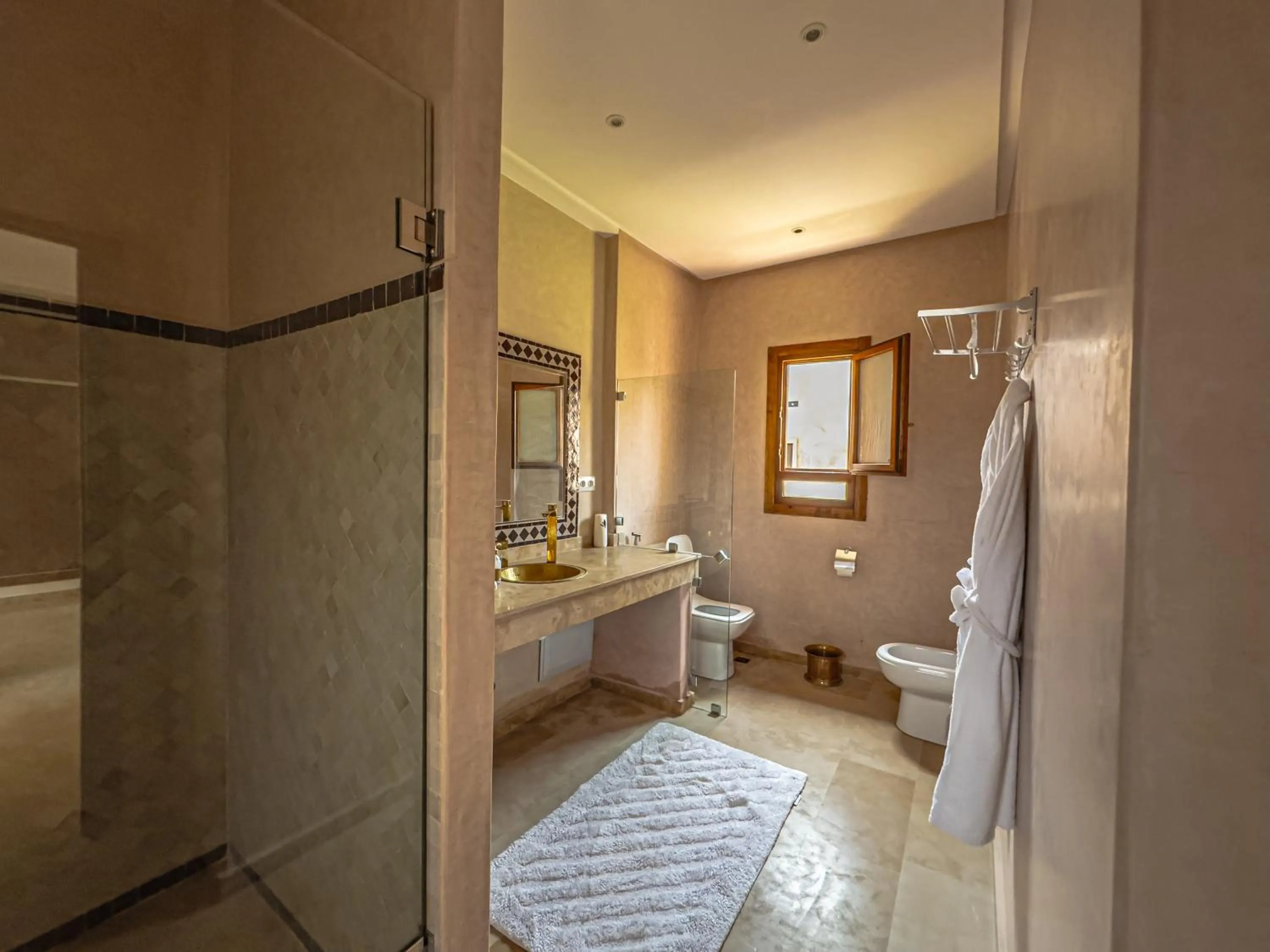 Shower in Riad Kenza