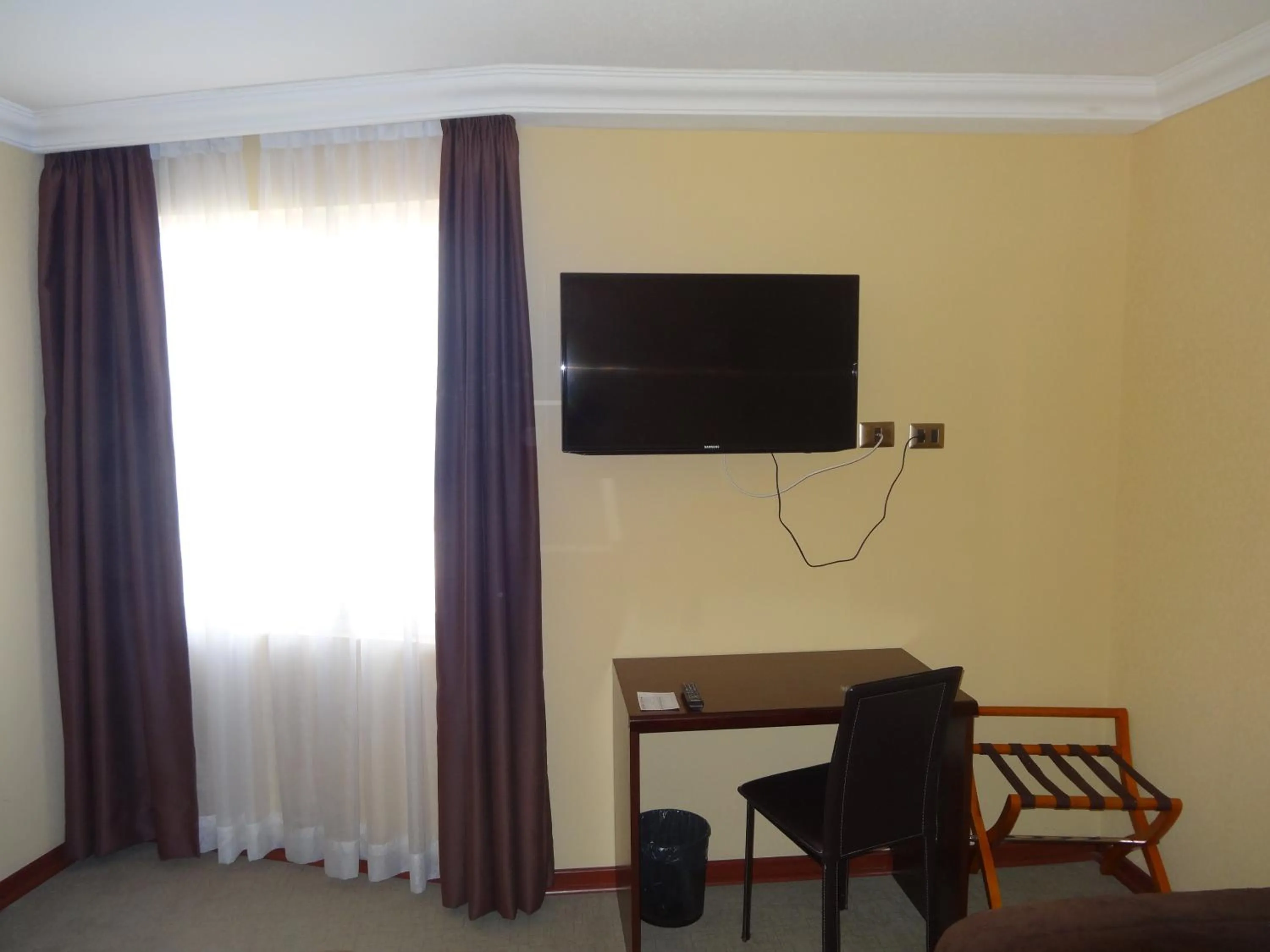 TV and multimedia in Hotel Costa Pacifico - Express