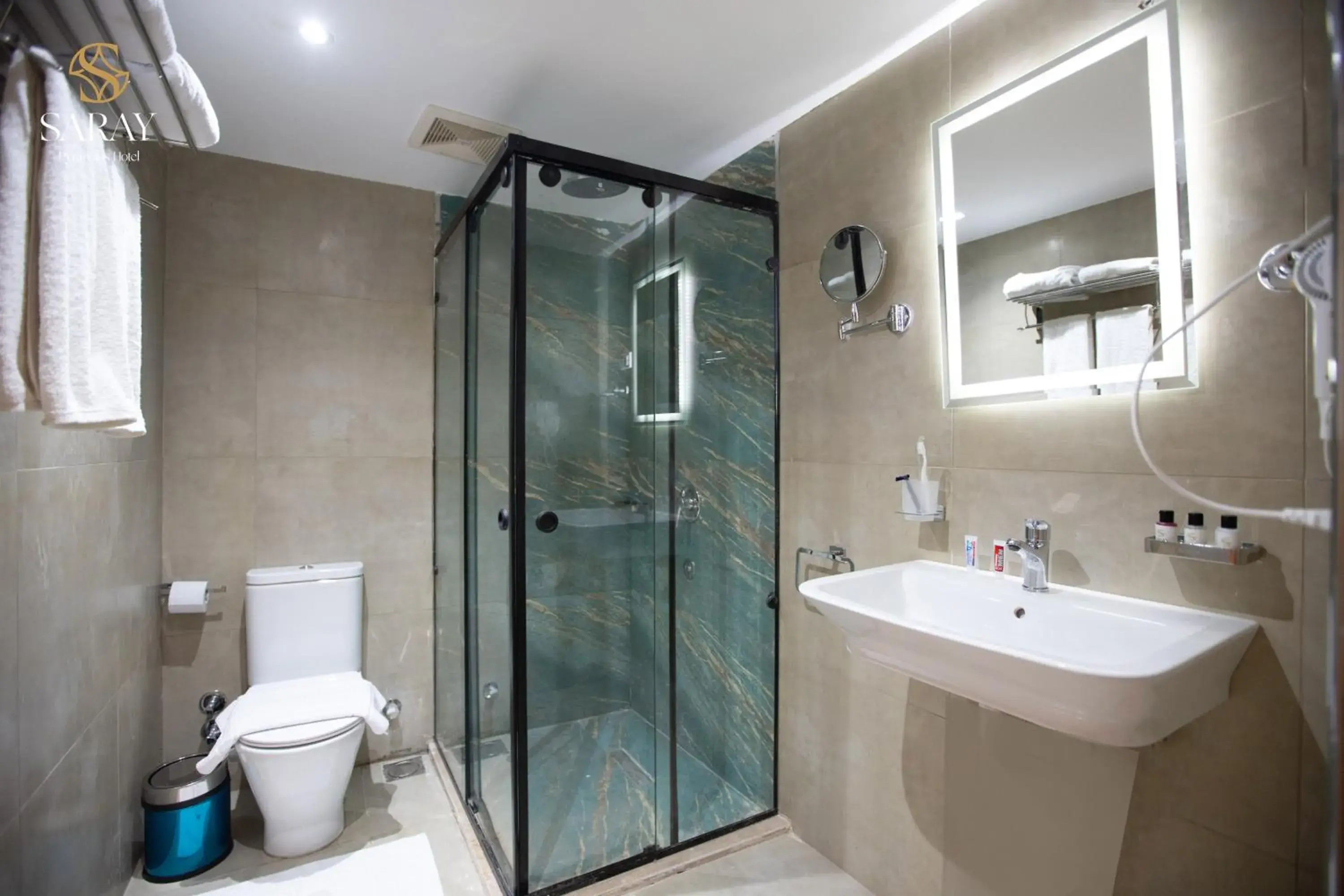 Bathroom in Saray Pyramids & Museum View Hotel Bathroom in Saray Pyramids & Museum View Hotel