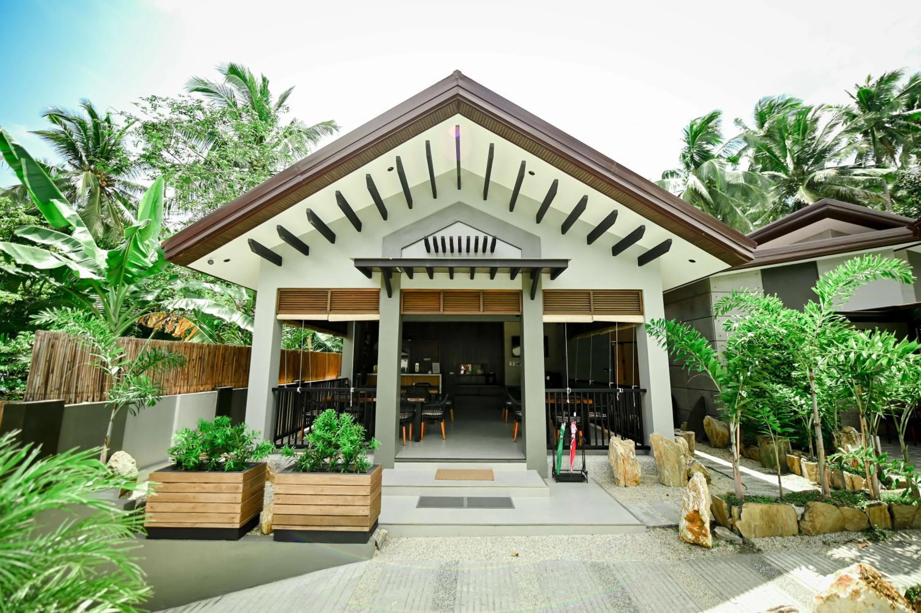 Restaurant/places to eat in ISORA RESORT Puerto Galera