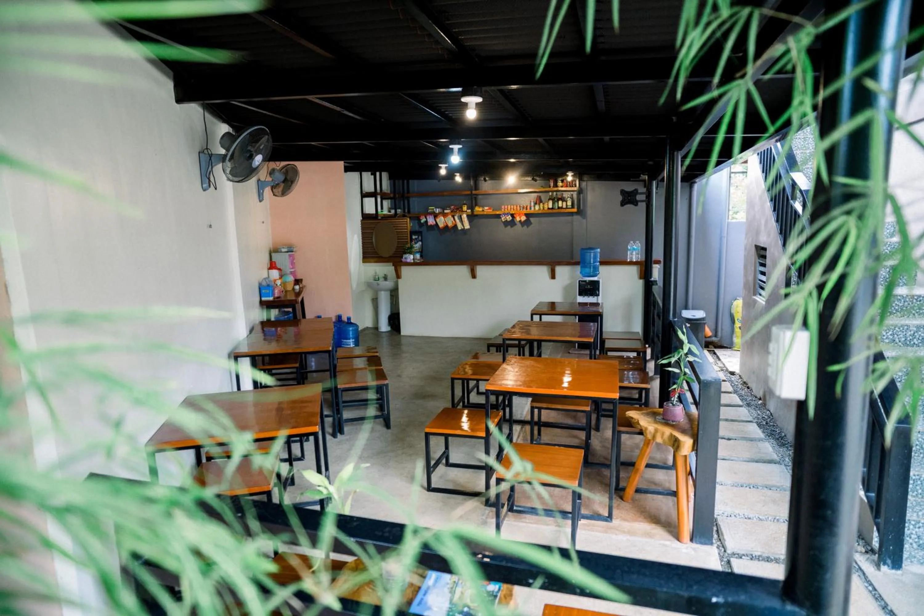 Restaurant/places to eat in Alona Princess Suites