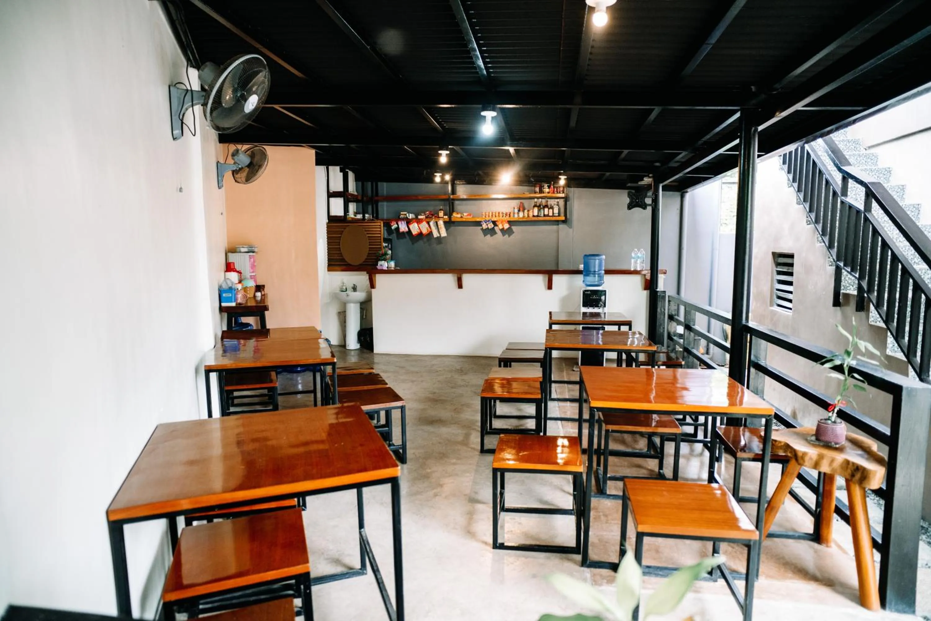 Restaurant/places to eat in Alona Princess Suites