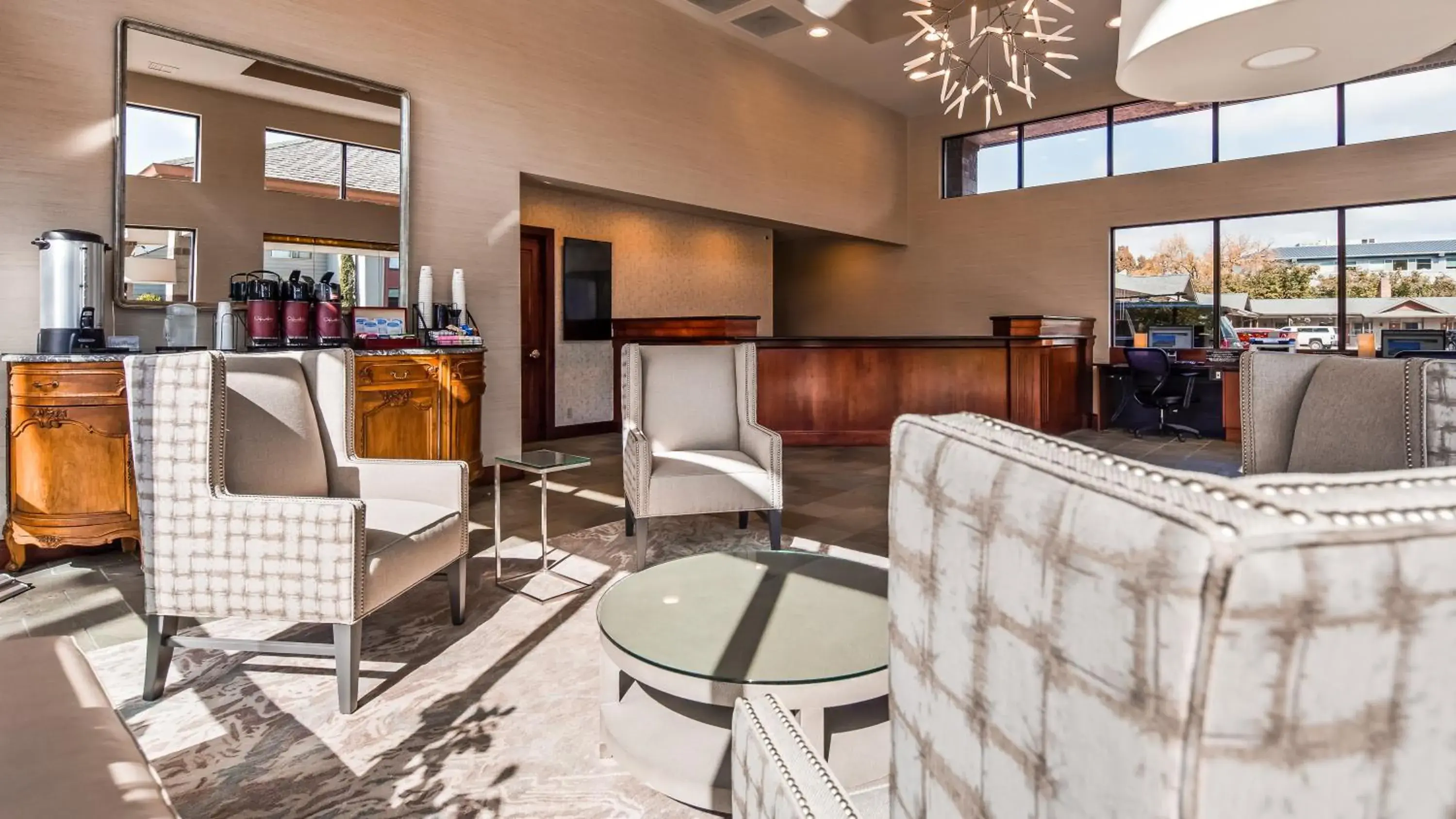 Lobby or reception in Best Western New Oregon Motel Lobby or reception in Best Western New Oregon Motel