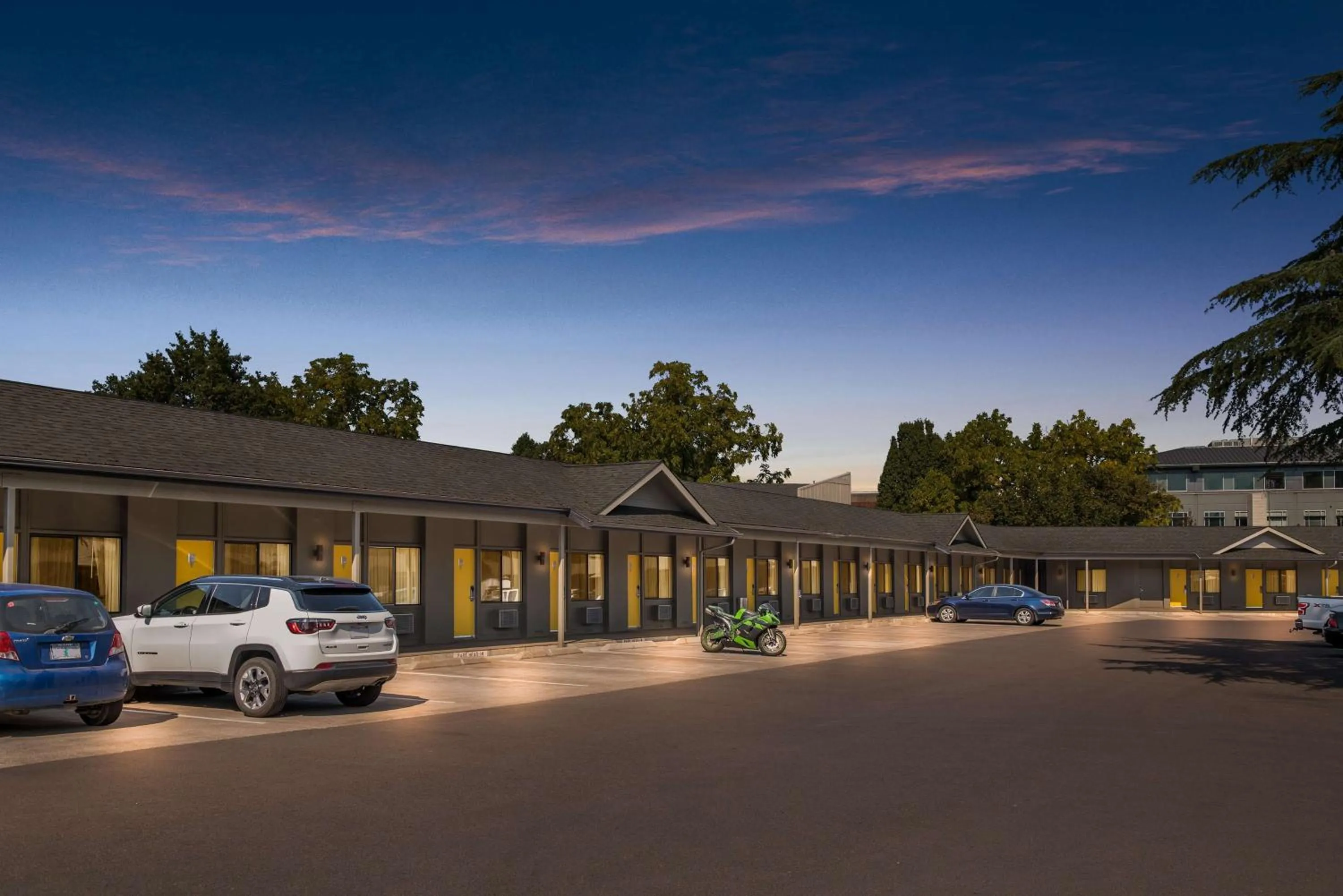 Property building in Best Western New Oregon Motel