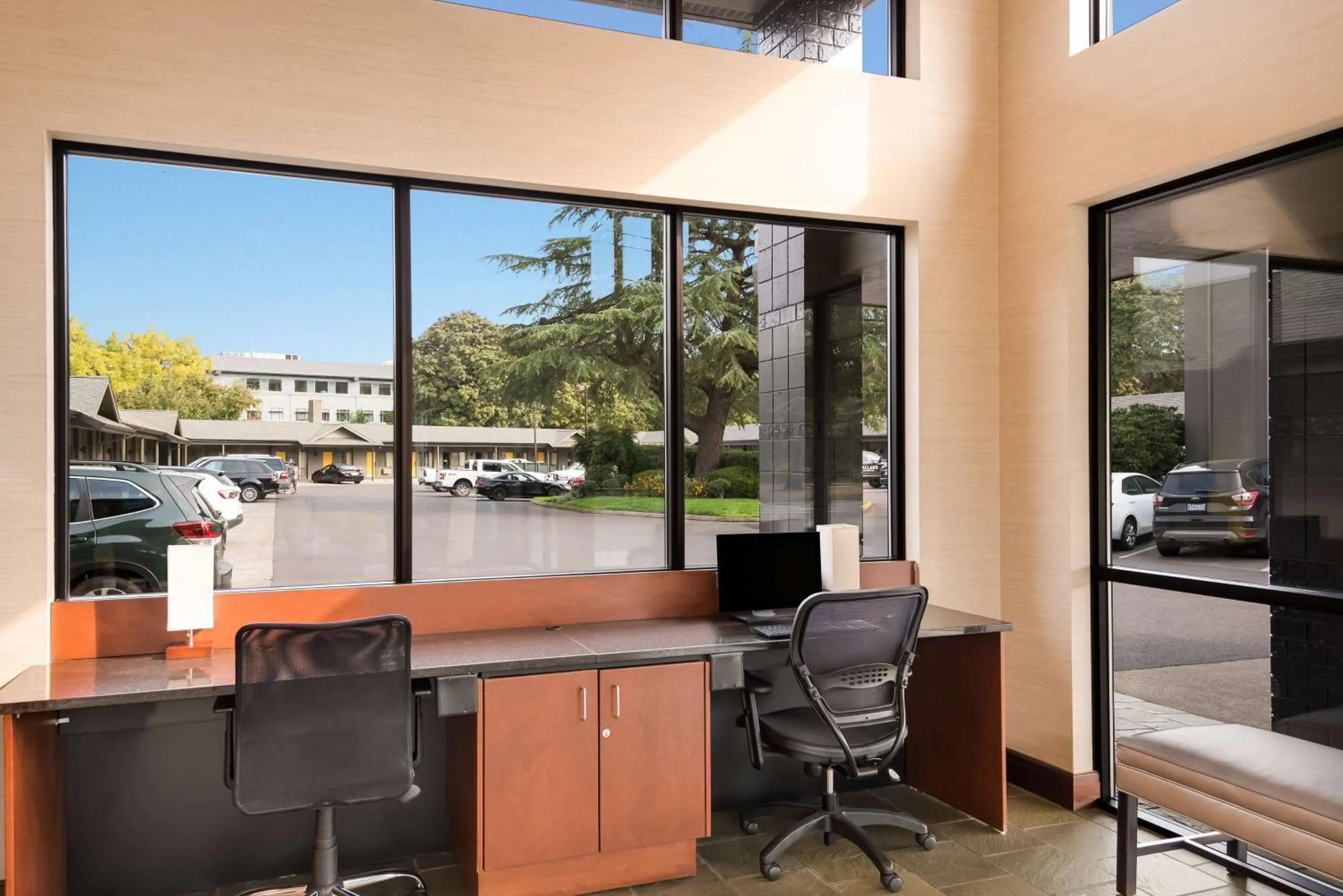 Business facilities in Best Western New Oregon Motel