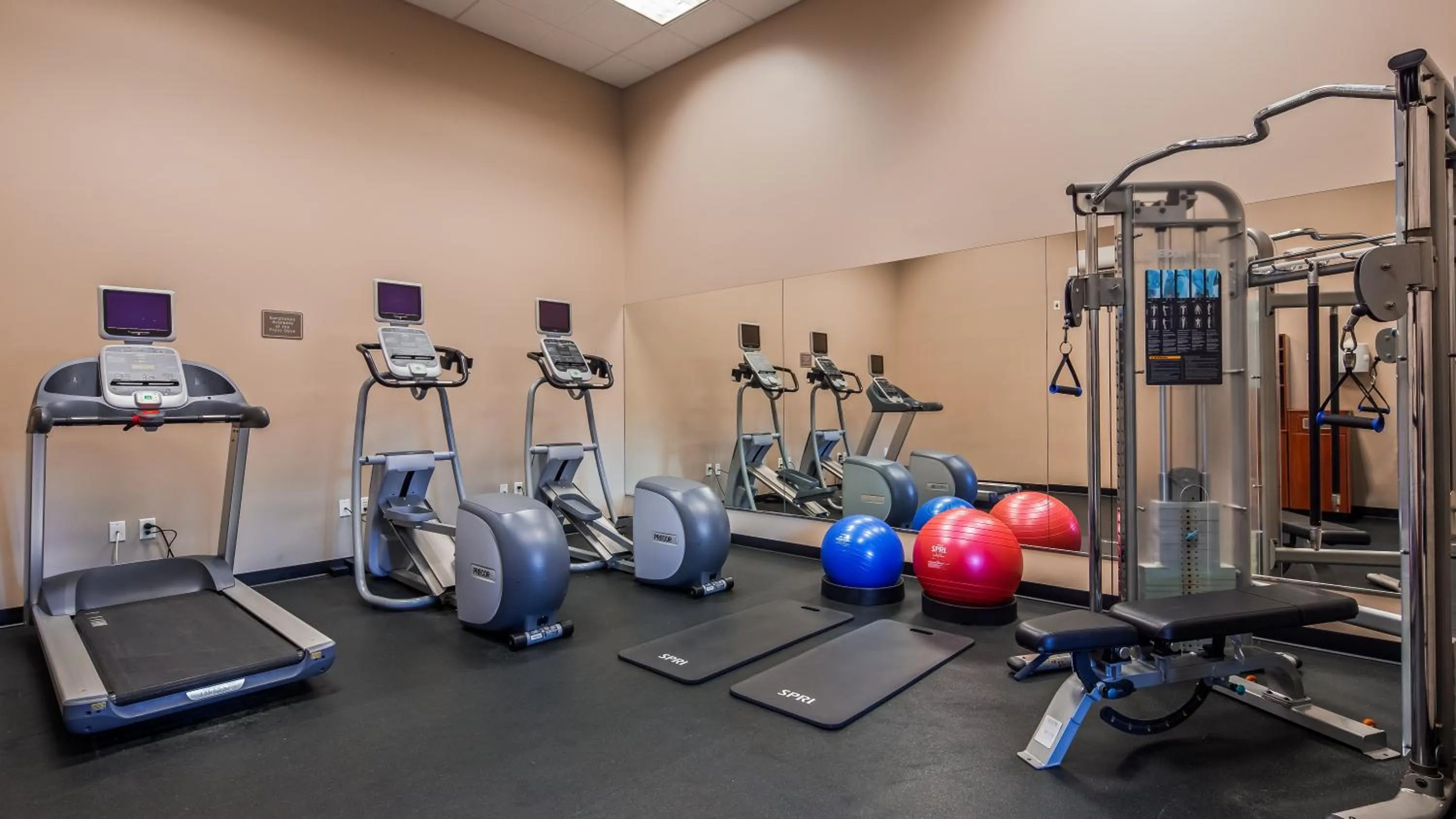 Fitness centre/facilities in Best Western New Oregon Motel